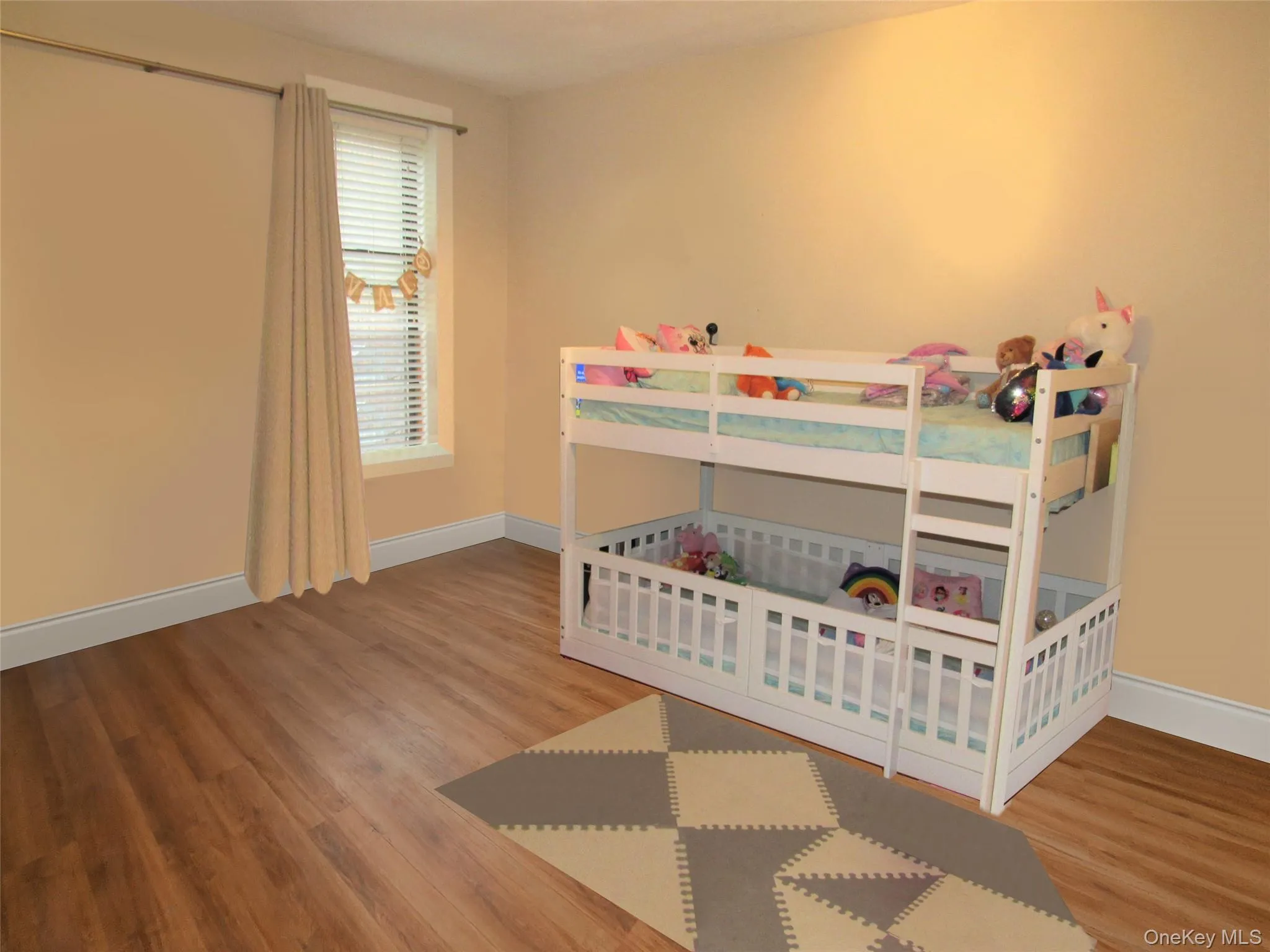 83-19 116th Street, New York, NY, 2 Bedrooms Bedrooms, 5 Rooms Rooms,1 BathroomBathrooms,Residential Lease,For Rent,116th,0,KEY1013371 83-19 116th Street, New York, NY, 2 Bedrooms Bedrooms, 5 Rooms Rooms,1 BathroomBathrooms,Residential Lease,For Rent,116th,0,KEY1013371