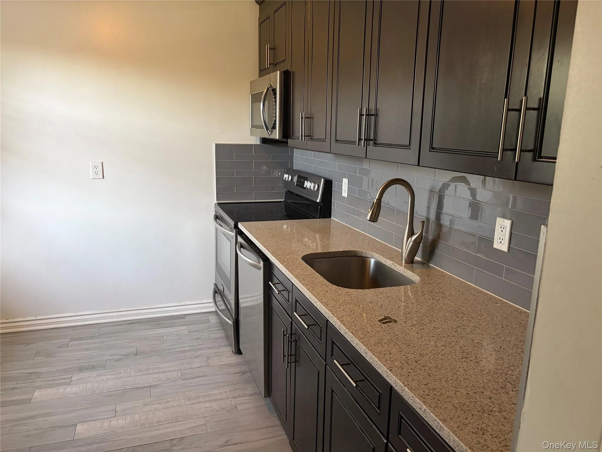 216 Kensington Lane, Oyster Bay, NY, 2 Bedrooms Bedrooms, 5 Rooms Rooms,2 BathroomsBathrooms,Residential Lease,For Rent,Kensington,0,1013373 216 Kensington Lane, Oyster Bay, NY, 2 Bedrooms Bedrooms, 5 Rooms Rooms,2 BathroomsBathrooms,Residential Lease,For Rent,Kensington,0,1013373