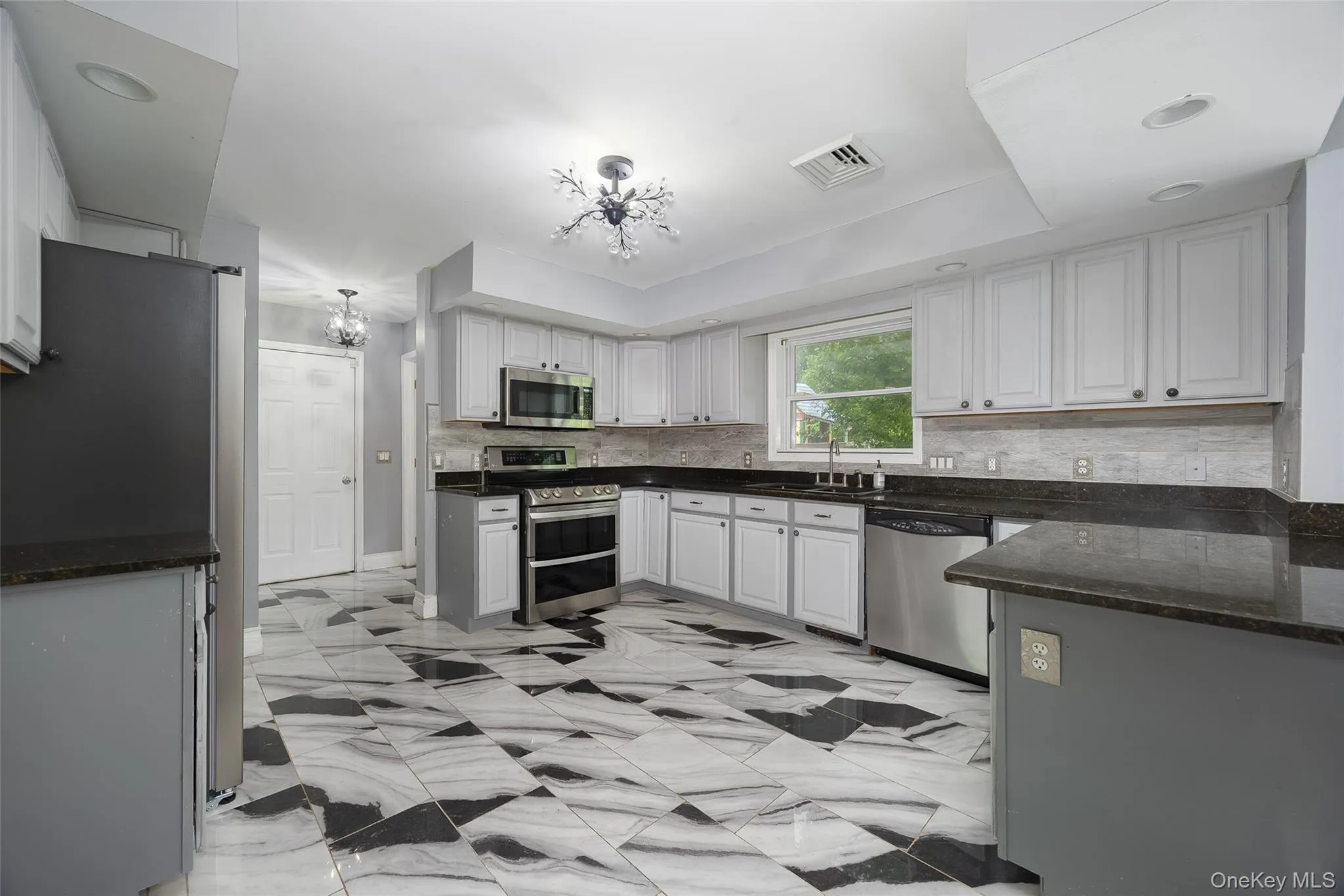 5094 Route 9G, Red Hook, NY, 4 Bedrooms Bedrooms, 11 Rooms Rooms,2 BathroomsBathrooms,Residential,For Rent,Route 9G,0,1013377 5094 Route 9G, Red Hook, NY, 4 Bedrooms Bedrooms, 11 Rooms Rooms,2 BathroomsBathrooms,Residential,For Rent,Route 9G,0,1013377
