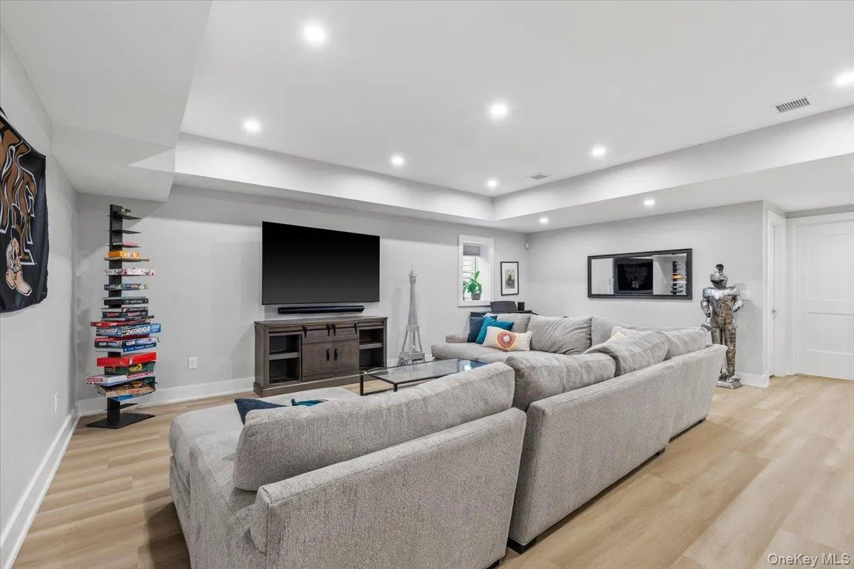 81 Theodore Fremd Avenue, Rye City, NY, 5 Bedrooms Bedrooms, 14 Rooms Rooms,3 BathroomsBathrooms,Residential Lease,For Rent,Theodore Fremd,0,KEY1013382 81 Theodore Fremd Avenue, Rye City, NY, 5 Bedrooms Bedrooms, 14 Rooms Rooms,3 BathroomsBathrooms,Residential Lease,For Rent,Theodore Fremd,0,KEY1013382