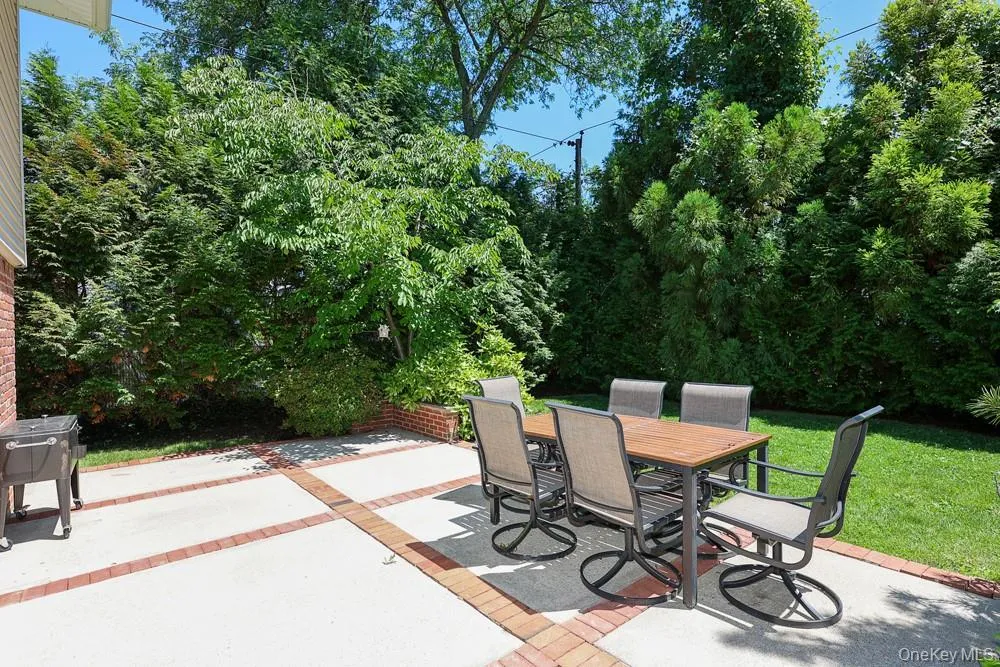 238 Birch Drive, North Hempstead, NY, 4 Bedrooms Bedrooms, 9 Rooms Rooms,2 BathroomsBathrooms,Residential,For Rent,Birch,0,KEY1013385 238 Birch Drive, North Hempstead, NY, 4 Bedrooms Bedrooms, 9 Rooms Rooms,2 BathroomsBathrooms,Residential,For Rent,Birch,0,KEY1013385