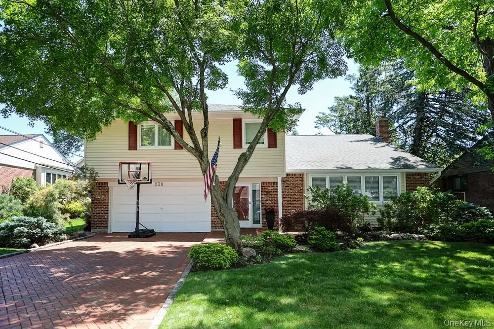 238 Birch Drive, North Hempstead, NY, 4 Bedrooms Bedrooms, 9 Rooms Rooms,2 BathroomsBathrooms,Residential,For Rent,Birch,0,KEY1013385 238 Birch Drive, North Hempstead, NY, 4 Bedrooms Bedrooms, 9 Rooms Rooms,2 BathroomsBathrooms,Residential,For Rent,Birch,0,KEY1013385