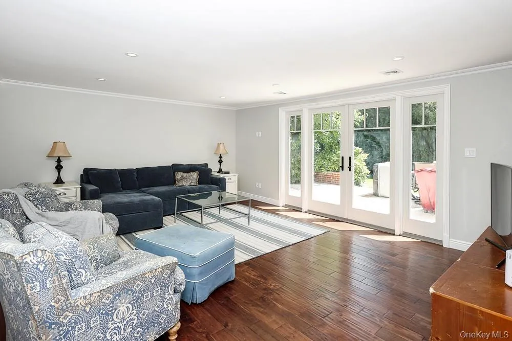 238 Birch Drive, North Hempstead, NY, 4 Bedrooms Bedrooms, 9 Rooms Rooms,2 BathroomsBathrooms,Residential,For Rent,Birch,0,KEY1013385 238 Birch Drive, North Hempstead, NY, 4 Bedrooms Bedrooms, 9 Rooms Rooms,2 BathroomsBathrooms,Residential,For Rent,Birch,0,KEY1013385