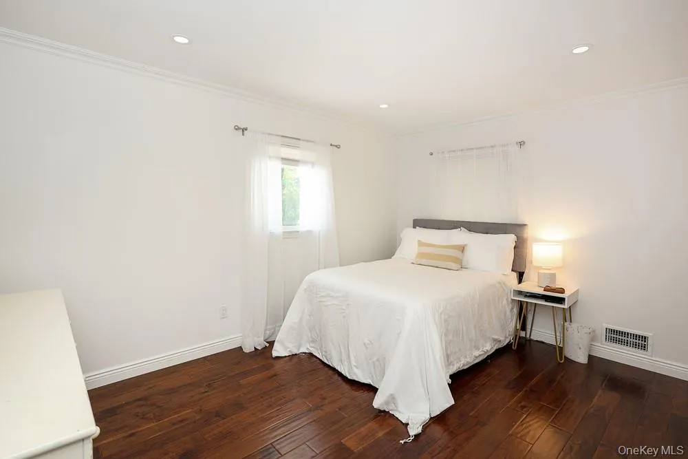 238 Birch Drive, North Hempstead, NY, 4 Bedrooms Bedrooms, 9 Rooms Rooms,2 BathroomsBathrooms,Residential,For Rent,Birch,0,KEY1013385 238 Birch Drive, North Hempstead, NY, 4 Bedrooms Bedrooms, 9 Rooms Rooms,2 BathroomsBathrooms,Residential,For Rent,Birch,0,KEY1013385