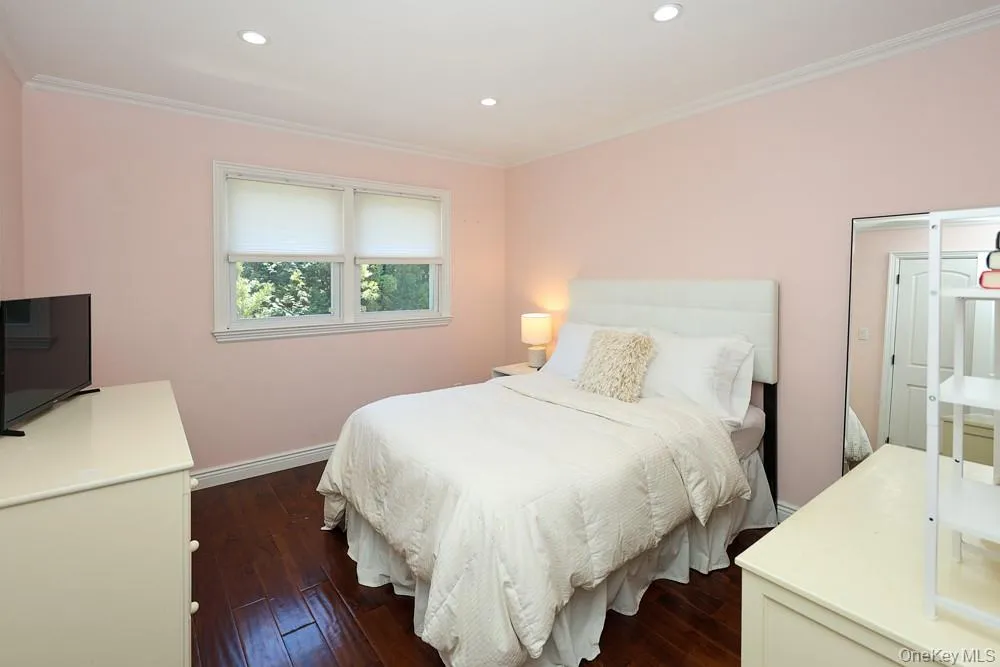 238 Birch Drive, North Hempstead, NY, 4 Bedrooms Bedrooms, 9 Rooms Rooms,2 BathroomsBathrooms,Residential,For Rent,Birch,0,KEY1013385 238 Birch Drive, North Hempstead, NY, 4 Bedrooms Bedrooms, 9 Rooms Rooms,2 BathroomsBathrooms,Residential,For Rent,Birch,0,KEY1013385
