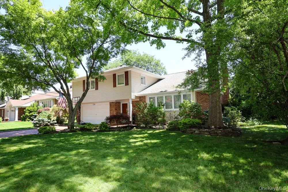 238 Birch Drive, North Hempstead, NY, 4 Bedrooms Bedrooms, 9 Rooms Rooms,2 BathroomsBathrooms,Residential,For Rent,Birch,0,KEY1013385 238 Birch Drive, North Hempstead, NY, 4 Bedrooms Bedrooms, 9 Rooms Rooms,2 BathroomsBathrooms,Residential,For Rent,Birch,0,KEY1013385