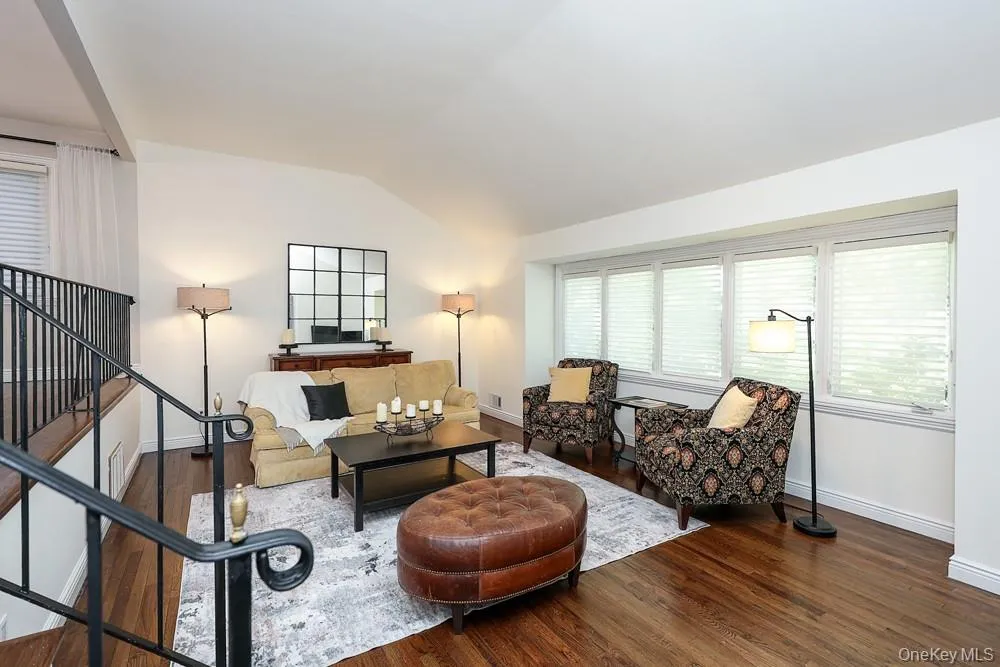 238 Birch Drive, North Hempstead, NY, 4 Bedrooms Bedrooms, 9 Rooms Rooms,2 BathroomsBathrooms,Residential,For Rent,Birch,0,KEY1013385 238 Birch Drive, North Hempstead, NY, 4 Bedrooms Bedrooms, 9 Rooms Rooms,2 BathroomsBathrooms,Residential,For Rent,Birch,0,KEY1013385