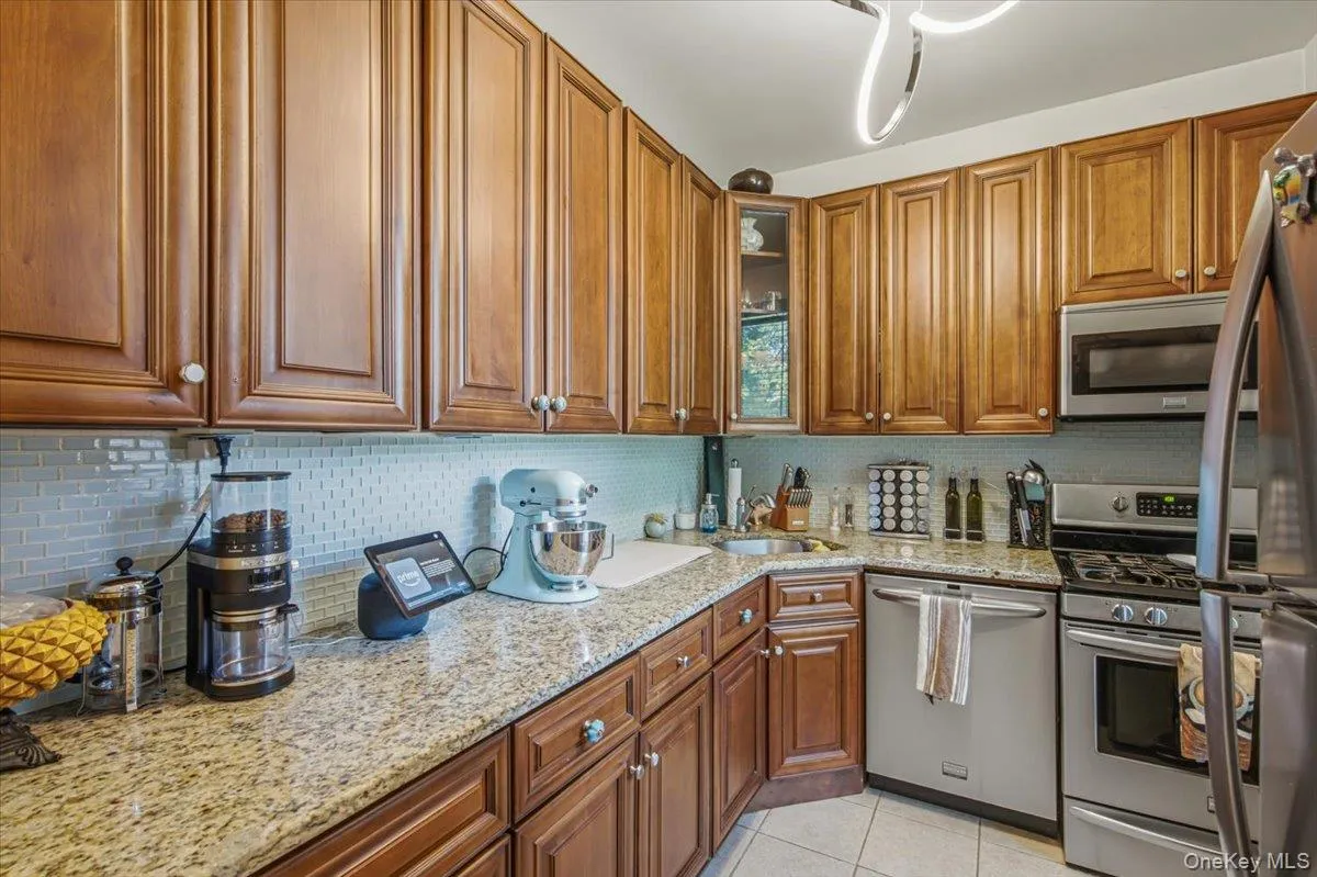 160-15 Powells Cove Boulevard, New York, NY, 1 Bedroom Bedrooms, 3 Rooms Rooms,1 BathroomBathrooms,Residential,For Rent,Powells Cove,0,1013386 160-15 Powells Cove Boulevard, New York, NY, 1 Bedroom Bedrooms, 3 Rooms Rooms,1 BathroomBathrooms,Residential,For Rent,Powells Cove,0,1013386