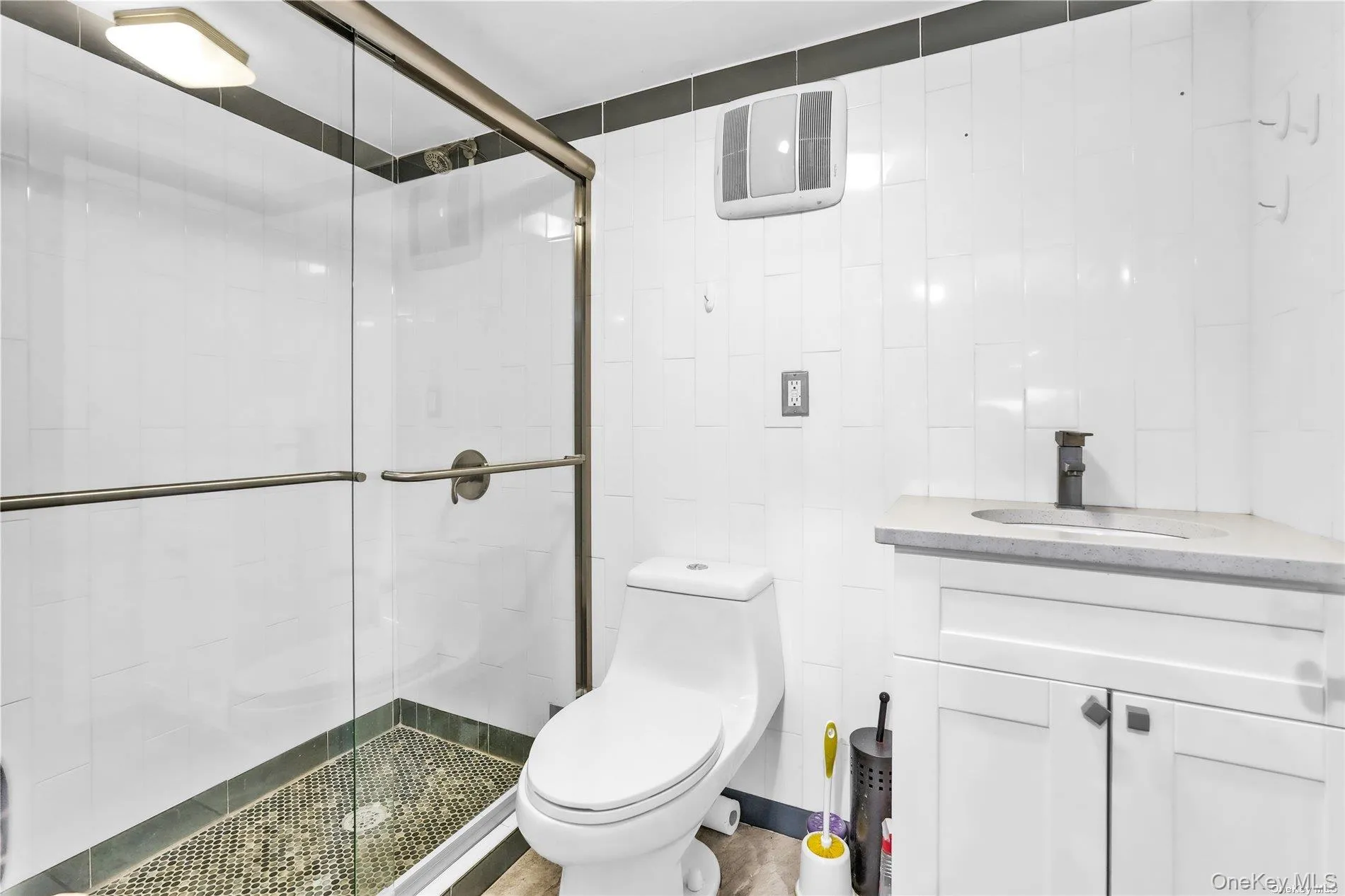 424 Jamaica Avenue, New York, NY, 4 Bedrooms Bedrooms, 11 Rooms Rooms,4 BathroomsBathrooms,Residential Lease,For Rent,Jamaica,0,KEY1013398 424 Jamaica Avenue, New York, NY, 4 Bedrooms Bedrooms, 11 Rooms Rooms,4 BathroomsBathrooms,Residential Lease,For Rent,Jamaica,0,KEY1013398