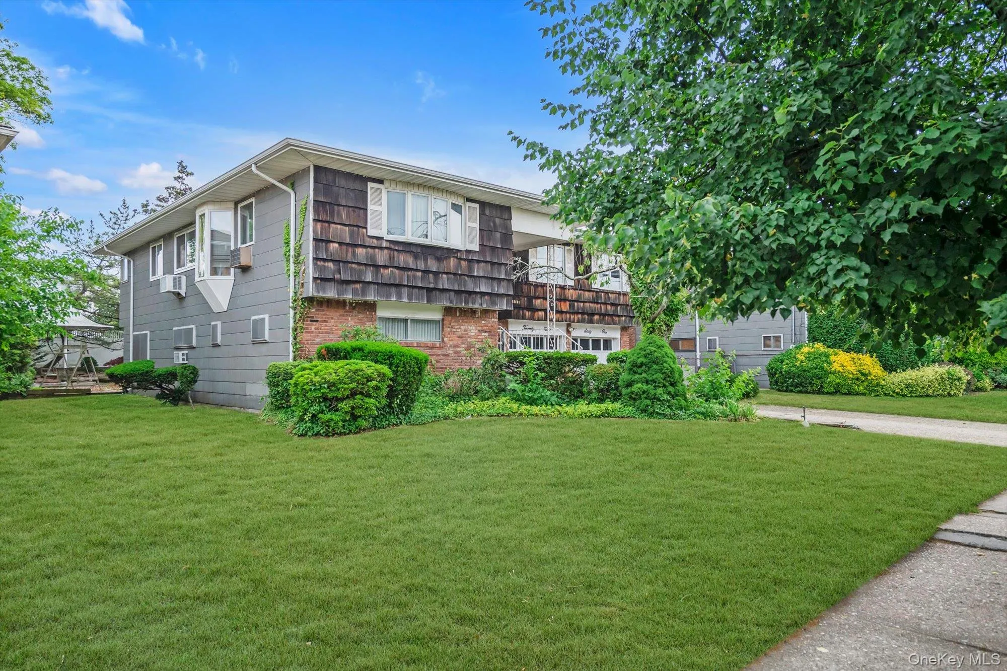 2961 Hewlett Avenue, Hempstead, NY, 6 Bedrooms Bedrooms, 10 Rooms Rooms,3 BathroomsBathrooms,Residential,For Rent,Hewlett,0,KEY1013400 2961 Hewlett Avenue, Hempstead, NY, 6 Bedrooms Bedrooms, 10 Rooms Rooms,3 BathroomsBathrooms,Residential,For Rent,Hewlett,0,KEY1013400