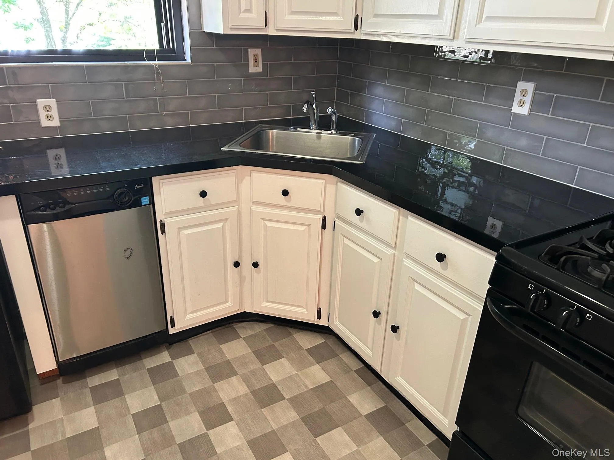 284 Sneden Place, Ramapo, NY, 1 Bedroom Bedrooms, 5 Rooms Rooms,1 BathroomBathrooms,Residential,For Rent,Sneden,0,1013404 284 Sneden Place, Ramapo, NY, 1 Bedroom Bedrooms, 5 Rooms Rooms,1 BathroomBathrooms,Residential,For Rent,Sneden,0,1013404