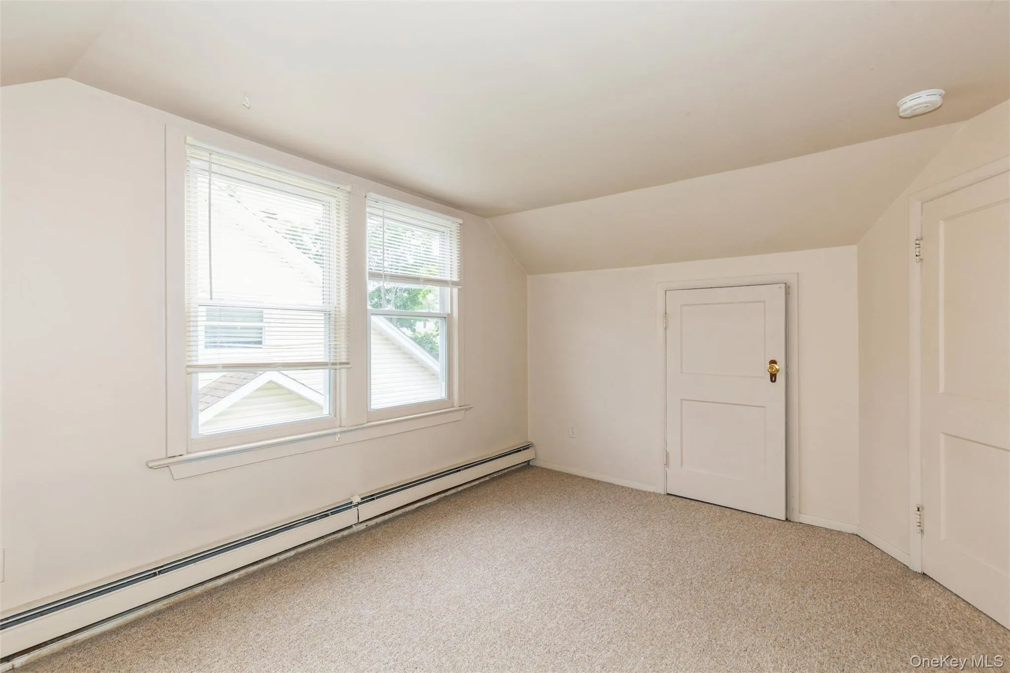 23 Summit Avenue, Brookhaven, NY, 4 Bedrooms Bedrooms, 7 Rooms Rooms,1 BathroomBathrooms,Residential,For Rent,Summit,0,1013405 23 Summit Avenue, Brookhaven, NY, 4 Bedrooms Bedrooms, 7 Rooms Rooms,1 BathroomBathrooms,Residential,For Rent,Summit,0,1013405