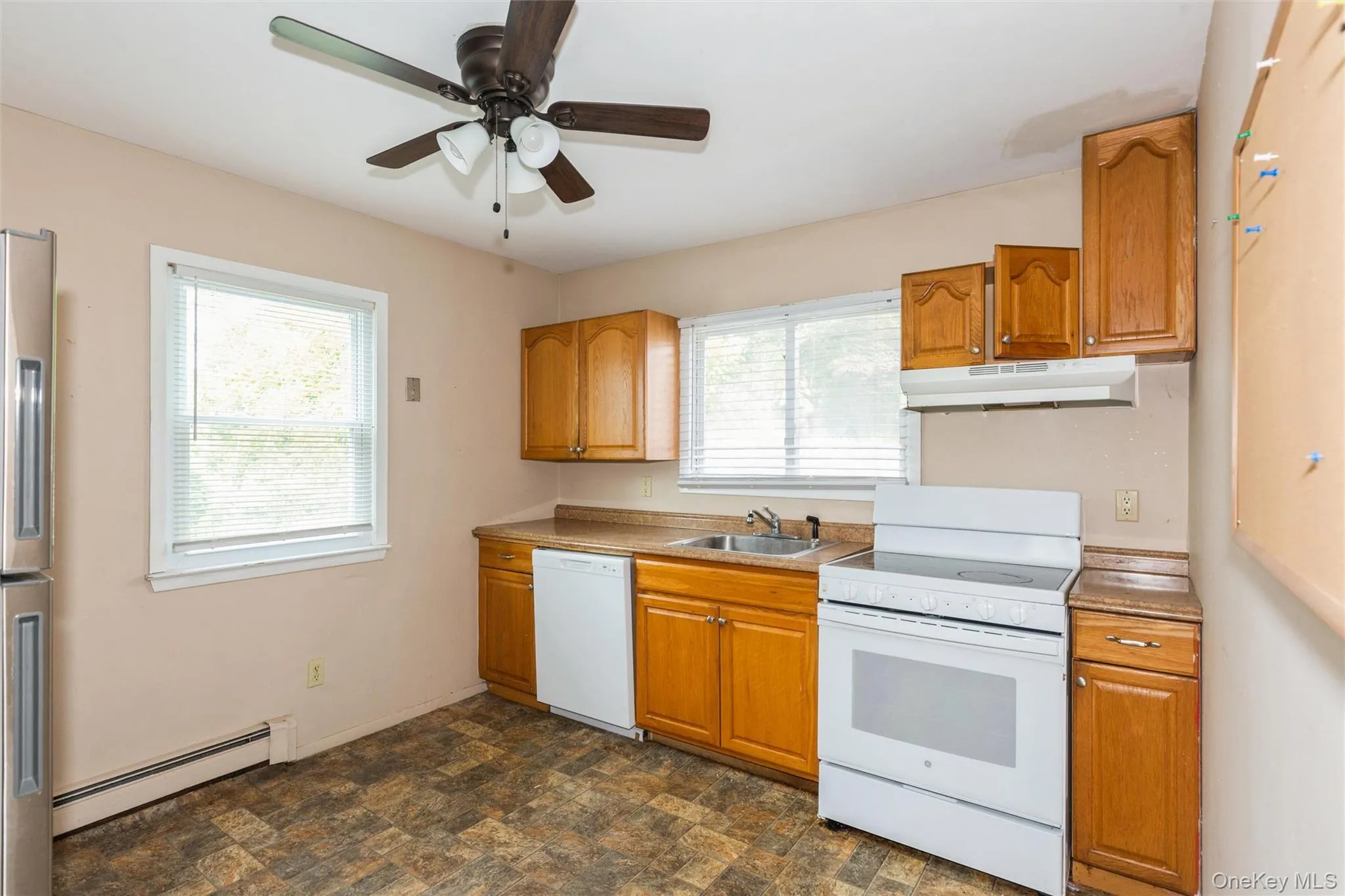 23 Summit Avenue, Brookhaven, NY, 4 Bedrooms Bedrooms, 7 Rooms Rooms,1 BathroomBathrooms,Residential,For Rent,Summit,0,1013405 23 Summit Avenue, Brookhaven, NY, 4 Bedrooms Bedrooms, 7 Rooms Rooms,1 BathroomBathrooms,Residential,For Rent,Summit,0,1013405