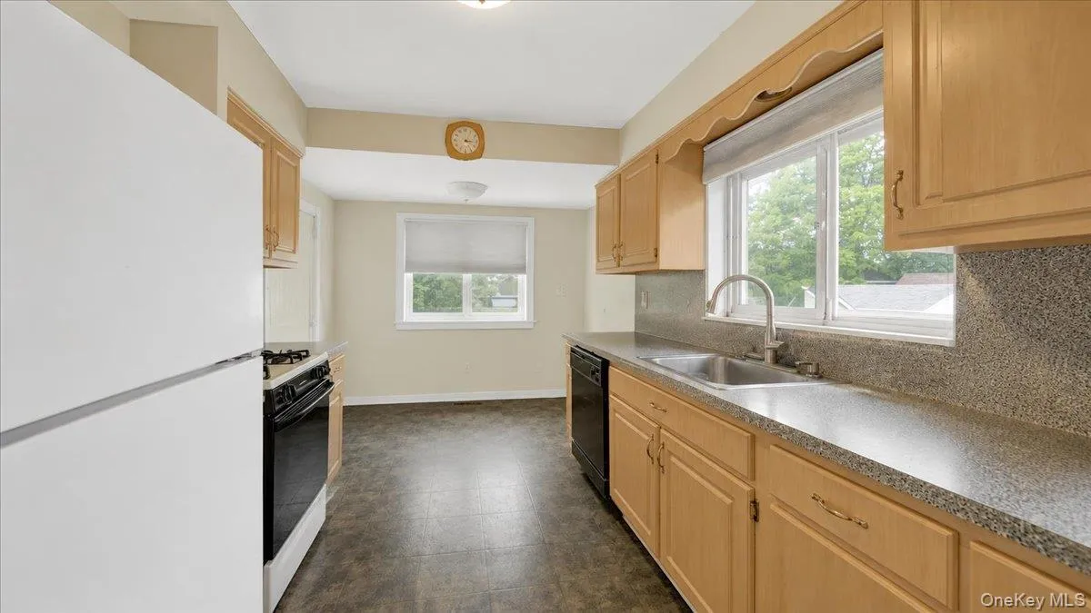 9 Howard Avenue, White Plains, NY, 4 Bedrooms Bedrooms, 8 Rooms Rooms,2 BathroomsBathrooms,Residential,For Rent,Howard,0,1013406 9 Howard Avenue, White Plains, NY, 4 Bedrooms Bedrooms, 8 Rooms Rooms,2 BathroomsBathrooms,Residential,For Rent,Howard,0,1013406