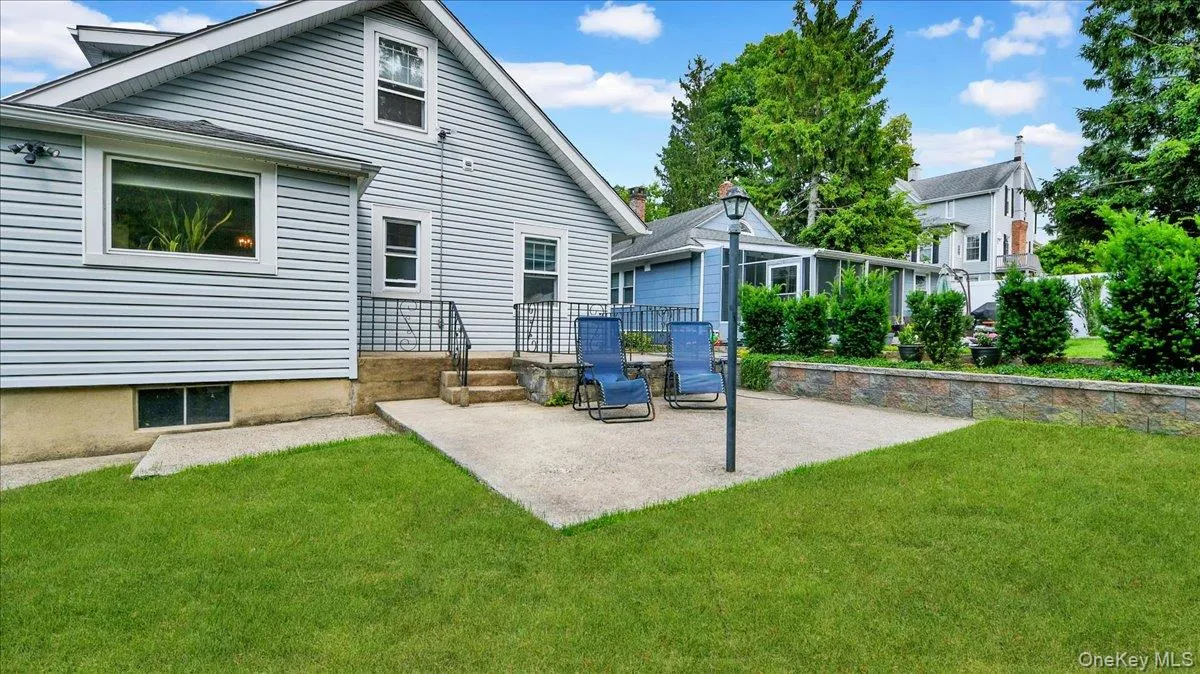 9 Howard Avenue, White Plains, NY, 4 Bedrooms Bedrooms, 8 Rooms Rooms,2 BathroomsBathrooms,Residential,For Rent,Howard,0,1013406 9 Howard Avenue, White Plains, NY, 4 Bedrooms Bedrooms, 8 Rooms Rooms,2 BathroomsBathrooms,Residential,For Rent,Howard,0,1013406