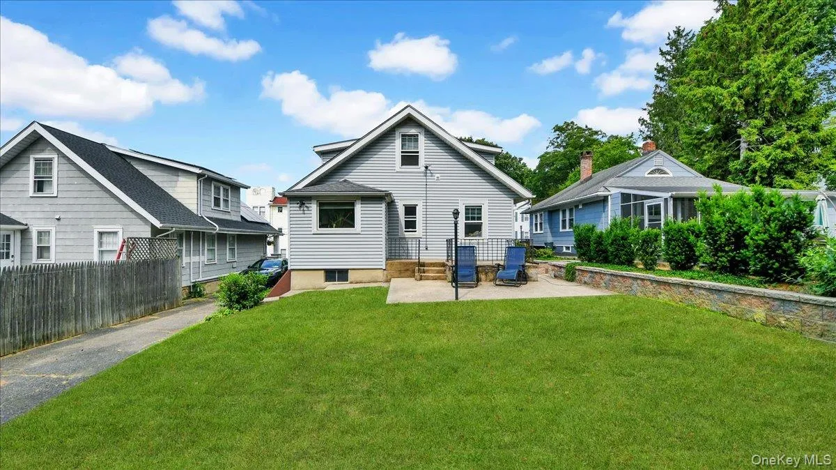 9 Howard Avenue, White Plains, NY, 4 Bedrooms Bedrooms, 8 Rooms Rooms,2 BathroomsBathrooms,Residential,For Rent,Howard,0,1013406 9 Howard Avenue, White Plains, NY, 4 Bedrooms Bedrooms, 8 Rooms Rooms,2 BathroomsBathrooms,Residential,For Rent,Howard,0,1013406