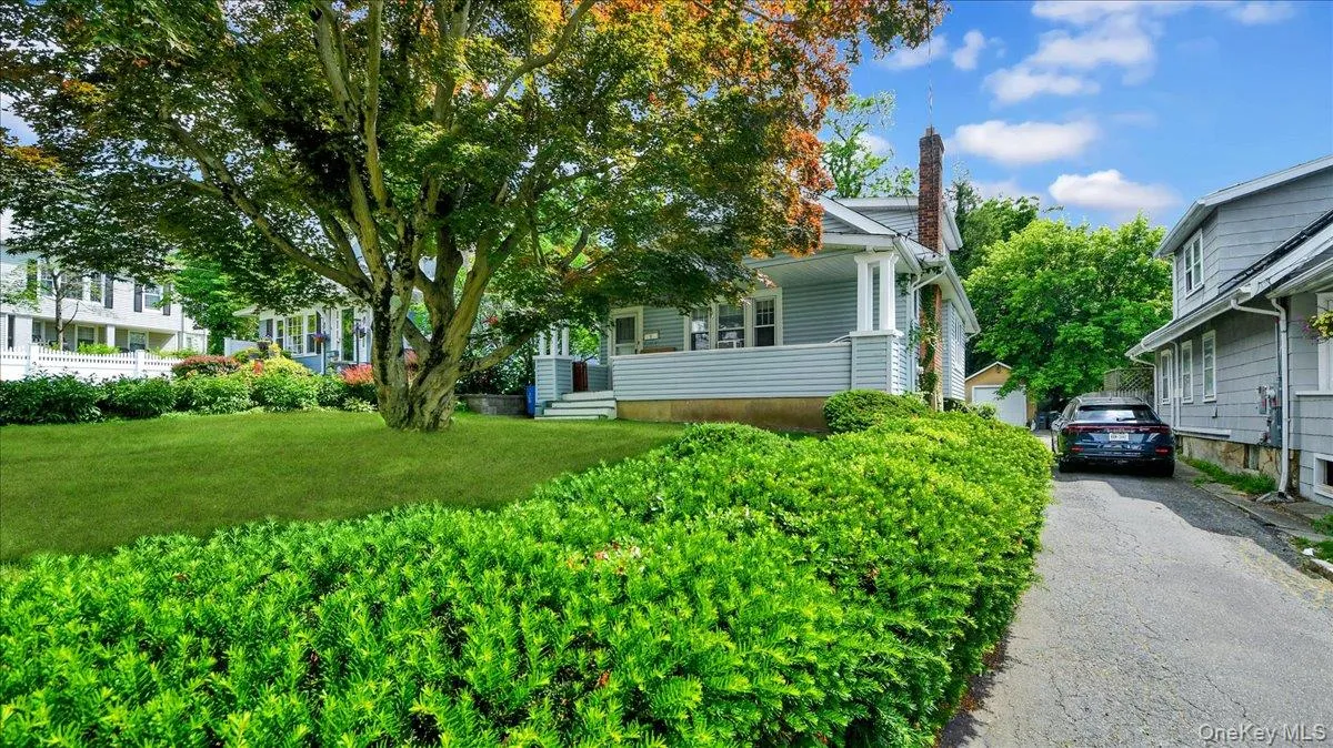 9 Howard Avenue, White Plains, NY, 4 Bedrooms Bedrooms, 8 Rooms Rooms,2 BathroomsBathrooms,Residential,For Rent,Howard,0,1013406 9 Howard Avenue, White Plains, NY, 4 Bedrooms Bedrooms, 8 Rooms Rooms,2 BathroomsBathrooms,Residential,For Rent,Howard,0,1013406
