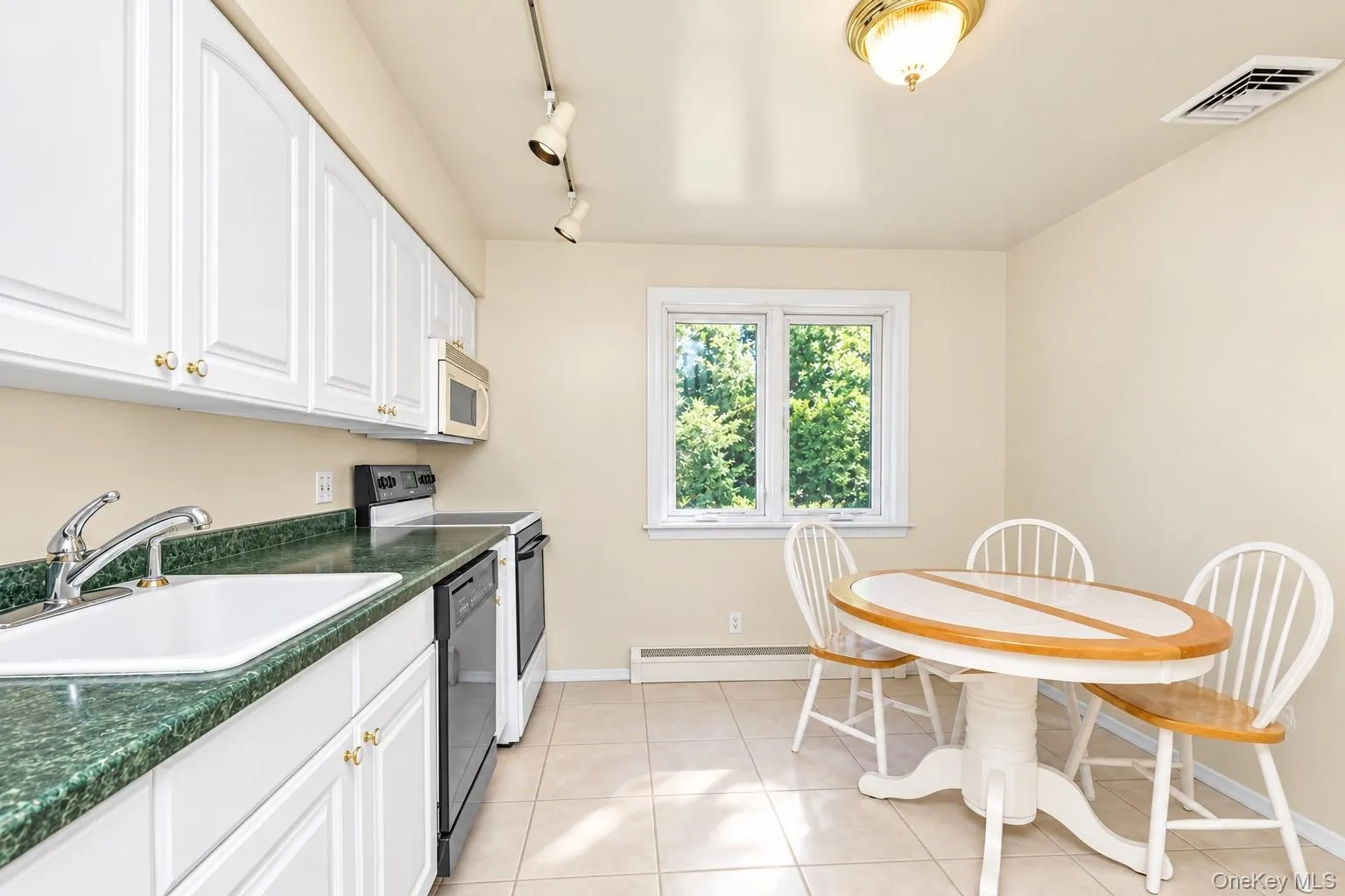 Upper-Level Kitchen Upper-Level Kitchen
