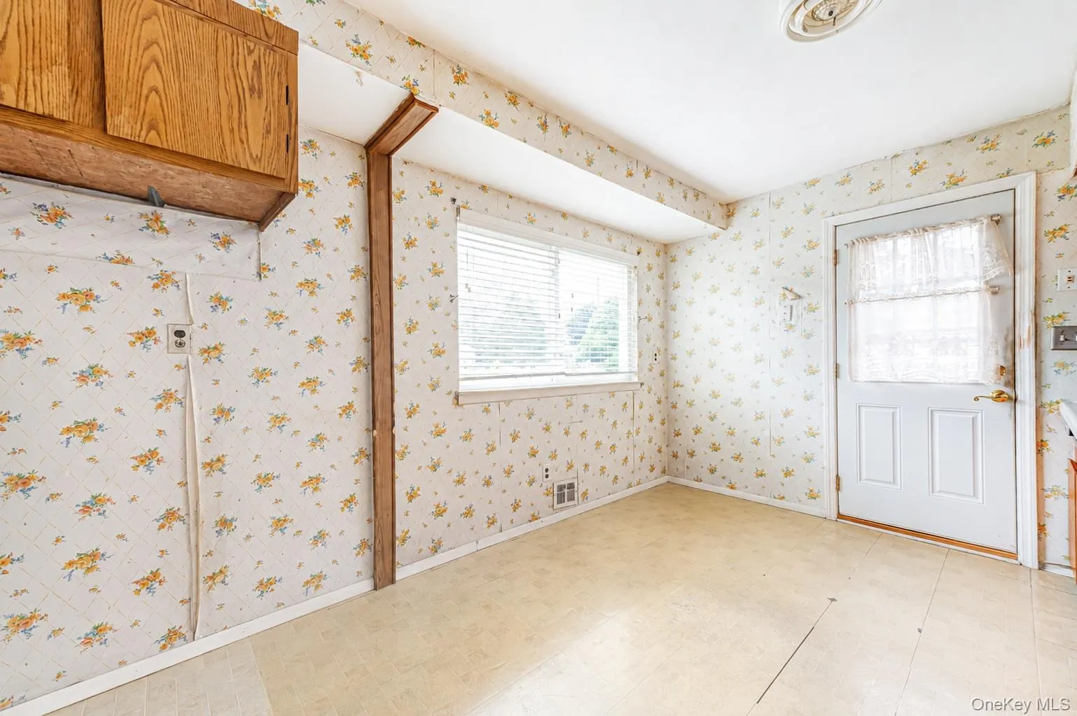 This is the EIK. There is enough Space for your Kitchen Table This is the EIK. There is enough Space for your Kitchen Table