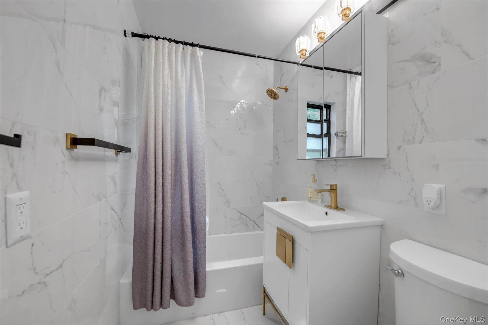 1203 Broadway, Hempstead, NY, 2 Bedrooms Bedrooms, 5 Rooms Rooms,1 BathroomBathrooms,Residential,For Rent,Broadway,0,1013414 1203 Broadway, Hempstead, NY, 2 Bedrooms Bedrooms, 5 Rooms Rooms,1 BathroomBathrooms,Residential,For Rent,Broadway,0,1013414
