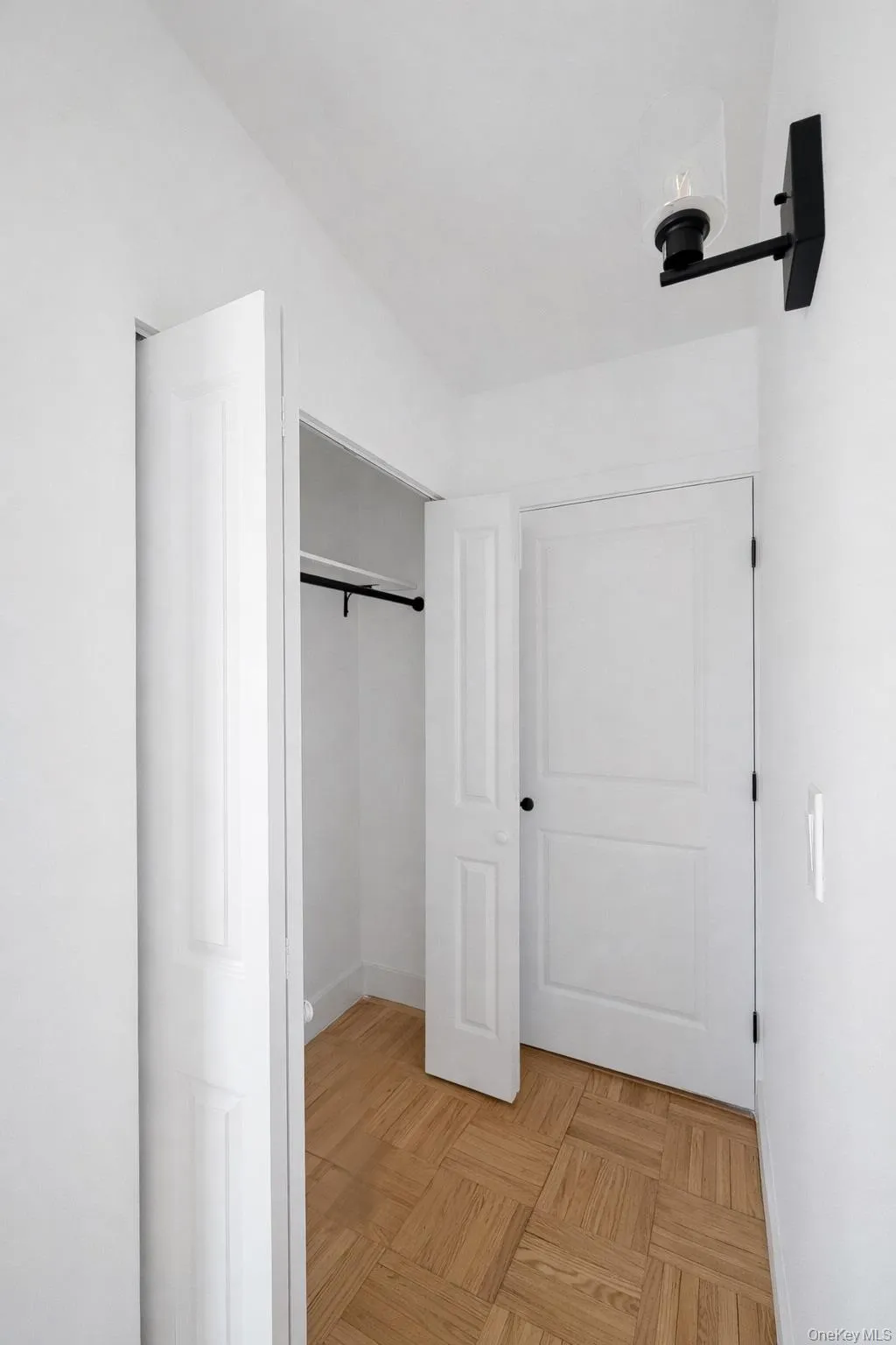 Large closets in the bedroom Large closets in the bedroom