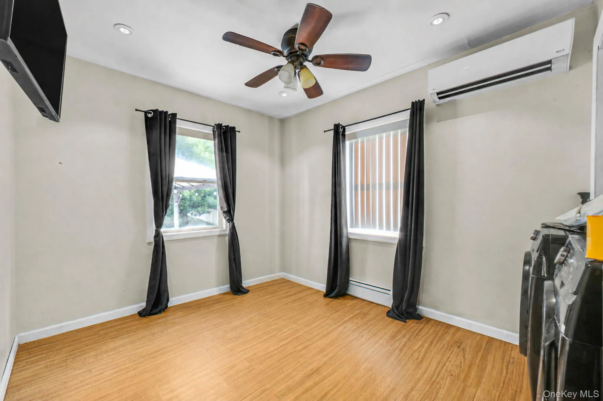 34 Weichers Street, Brookhaven, NY, 3 Bedrooms Bedrooms, 6 Rooms Rooms,1 BathroomBathrooms,Residential,For Rent,Weichers,0,1013435 34 Weichers Street, Brookhaven, NY, 3 Bedrooms Bedrooms, 6 Rooms Rooms,1 BathroomBathrooms,Residential,For Rent,Weichers,0,1013435