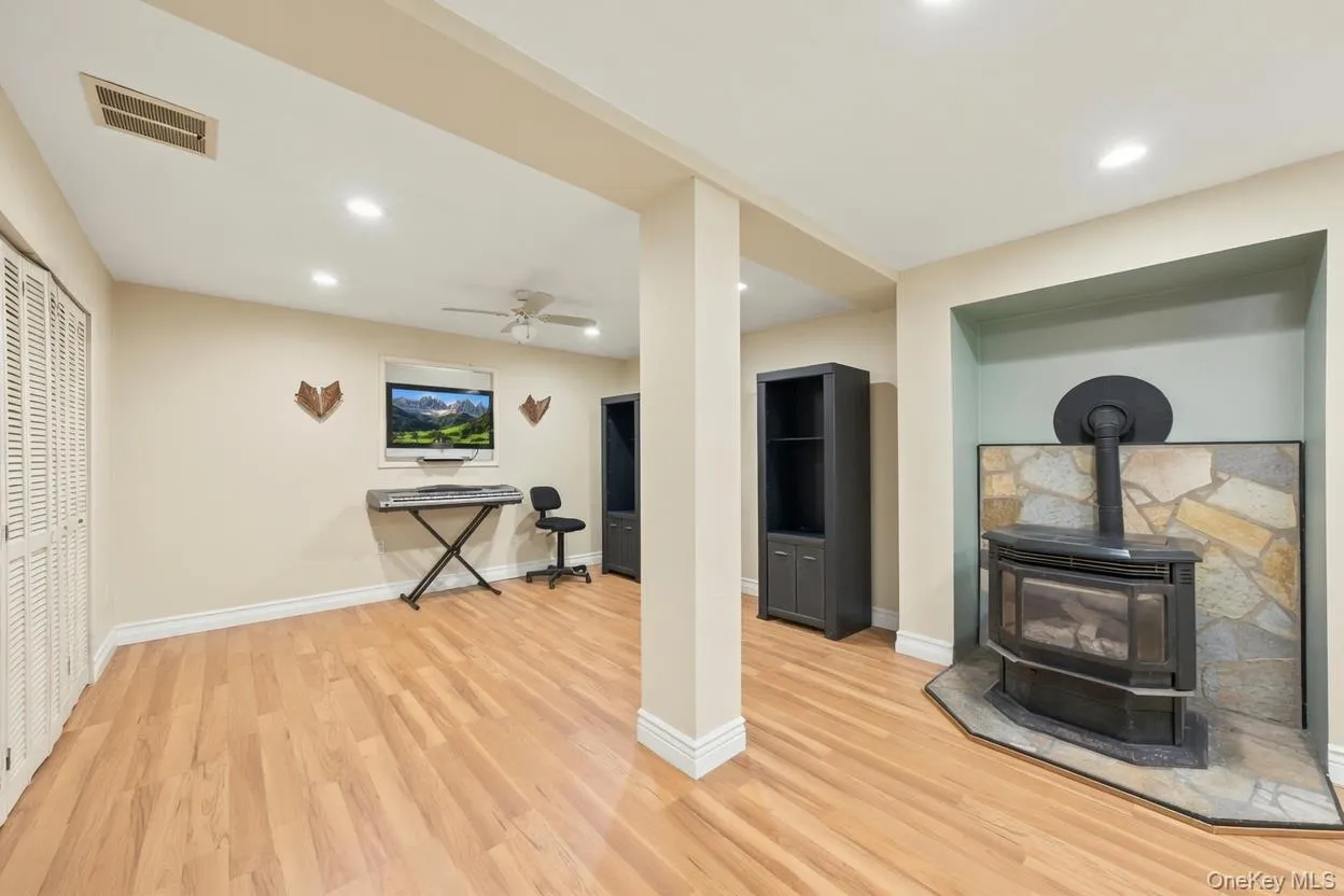 2 Shirley Drive, Patterson, NY, 3 Bedrooms Bedrooms, 9 Rooms Rooms,2 BathroomsBathrooms,Residential,For Rent,Shirley,0,1013436 2 Shirley Drive, Patterson, NY, 3 Bedrooms Bedrooms, 9 Rooms Rooms,2 BathroomsBathrooms,Residential,For Rent,Shirley,0,1013436