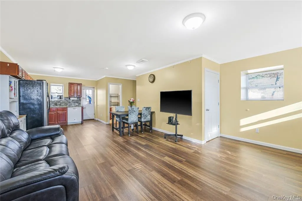 73 Cherry Avenue, Brookhaven, NY, 3 Bedrooms Bedrooms, 5 Rooms Rooms,2 BathroomsBathrooms,Residential Lease,For Rent,Cherry,0,1013437 73 Cherry Avenue, Brookhaven, NY, 3 Bedrooms Bedrooms, 5 Rooms Rooms,2 BathroomsBathrooms,Residential Lease,For Rent,Cherry,0,1013437