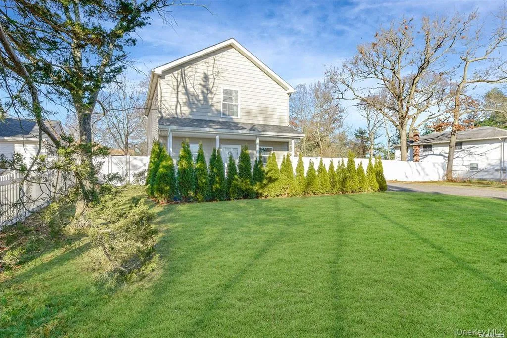 73 Cherry Avenue, Brookhaven, NY, 3 Bedrooms Bedrooms, 5 Rooms Rooms,2 BathroomsBathrooms,Residential Lease,For Rent,Cherry,0,1013437 73 Cherry Avenue, Brookhaven, NY, 3 Bedrooms Bedrooms, 5 Rooms Rooms,2 BathroomsBathrooms,Residential Lease,For Rent,Cherry,0,1013437
