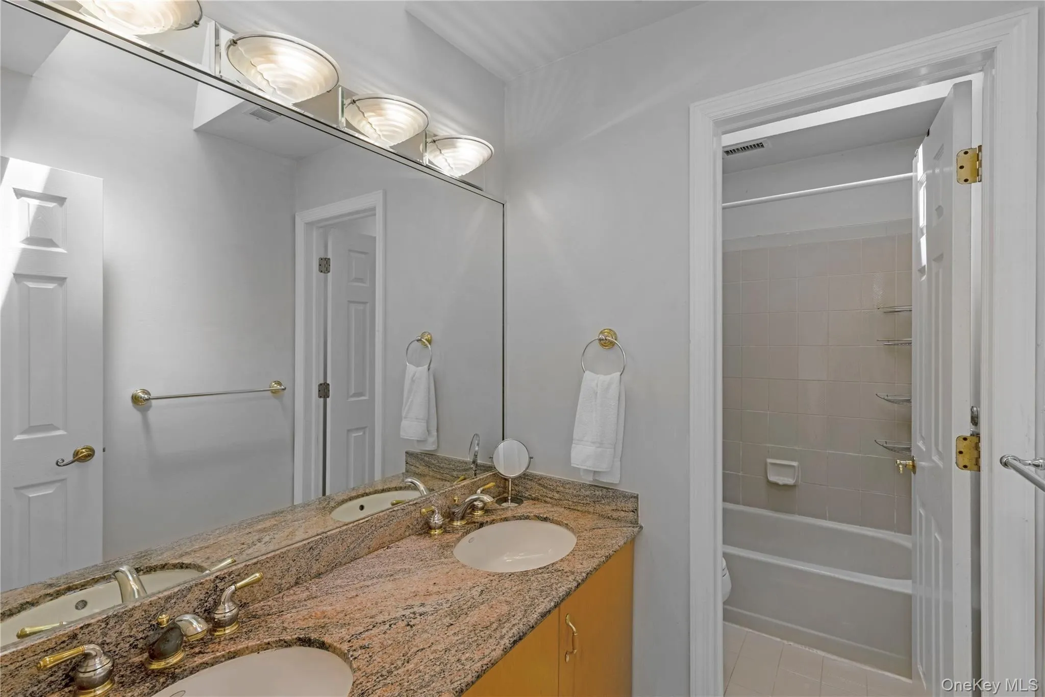 63 Lisa Drive, Huntington, NY, 3 Bedrooms Bedrooms, 10 Rooms Rooms,2 BathroomsBathrooms,Residential,For Rent,Lisa,0,1013438 63 Lisa Drive, Huntington, NY, 3 Bedrooms Bedrooms, 10 Rooms Rooms,2 BathroomsBathrooms,Residential,For Rent,Lisa,0,1013438