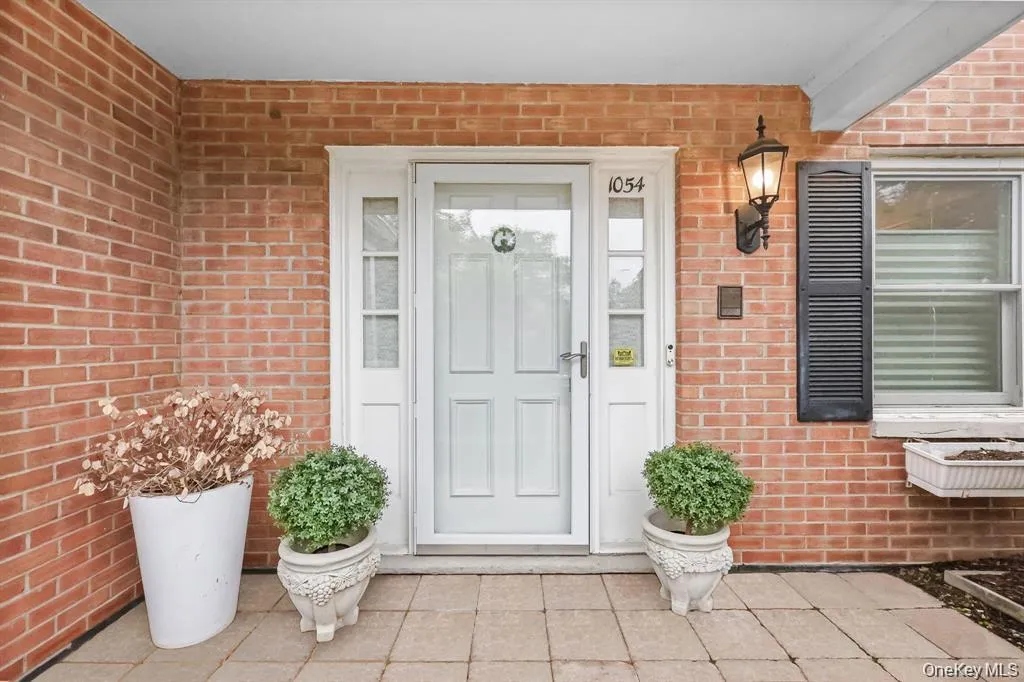 1054 Boston Post Road, Rye City, NY, 3 Bedrooms Bedrooms, 6 Rooms Rooms,2 BathroomsBathrooms,Residential Lease,For Rent,Boston Post,0,1013453 1054 Boston Post Road, Rye City, NY, 3 Bedrooms Bedrooms, 6 Rooms Rooms,2 BathroomsBathrooms,Residential Lease,For Rent,Boston Post,0,1013453