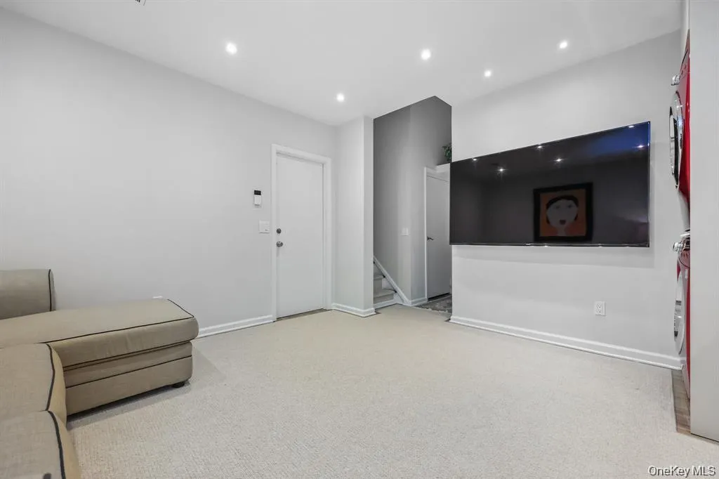 1054 Boston Post Road, Rye City, NY, 3 Bedrooms Bedrooms, 6 Rooms Rooms,2 BathroomsBathrooms,Residential Lease,For Rent,Boston Post,0,1013453 1054 Boston Post Road, Rye City, NY, 3 Bedrooms Bedrooms, 6 Rooms Rooms,2 BathroomsBathrooms,Residential Lease,For Rent,Boston Post,0,1013453