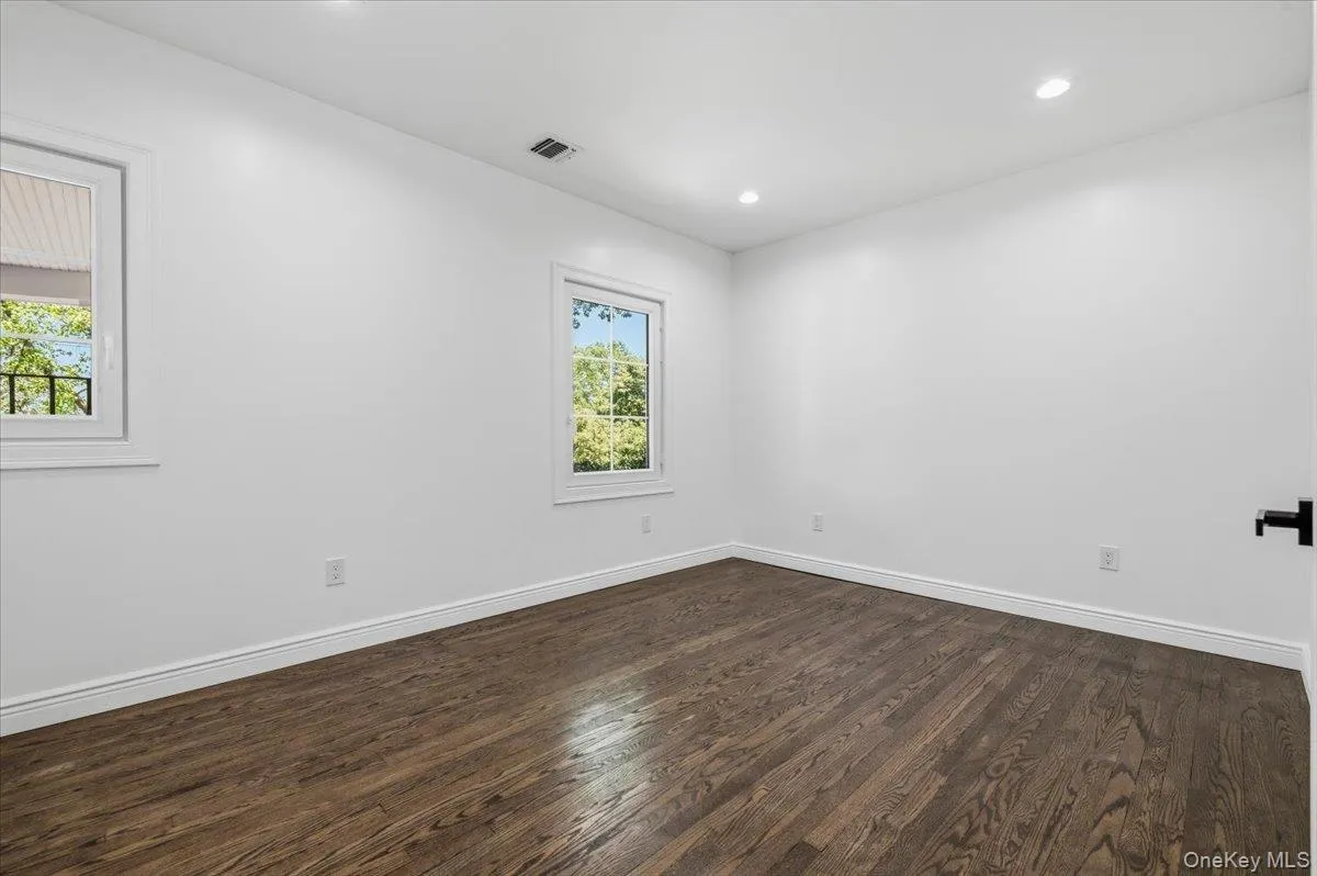 300 Demott Avenue, Hempstead, NY, 5 Bedrooms Bedrooms, 13 Rooms Rooms,3 BathroomsBathrooms,Residential,For Rent,Demott,0,KEY1013456 300 Demott Avenue, Hempstead, NY, 5 Bedrooms Bedrooms, 13 Rooms Rooms,3 BathroomsBathrooms,Residential,For Rent,Demott,0,KEY1013456