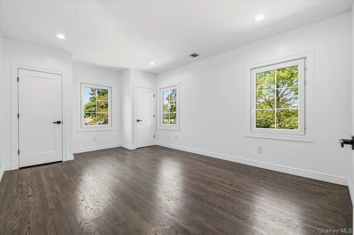 300 Demott Avenue, Hempstead, NY, 5 Bedrooms Bedrooms, 13 Rooms Rooms,3 BathroomsBathrooms,Residential,For Rent,Demott,0,KEY1013456 300 Demott Avenue, Hempstead, NY, 5 Bedrooms Bedrooms, 13 Rooms Rooms,3 BathroomsBathrooms,Residential,For Rent,Demott,0,KEY1013456