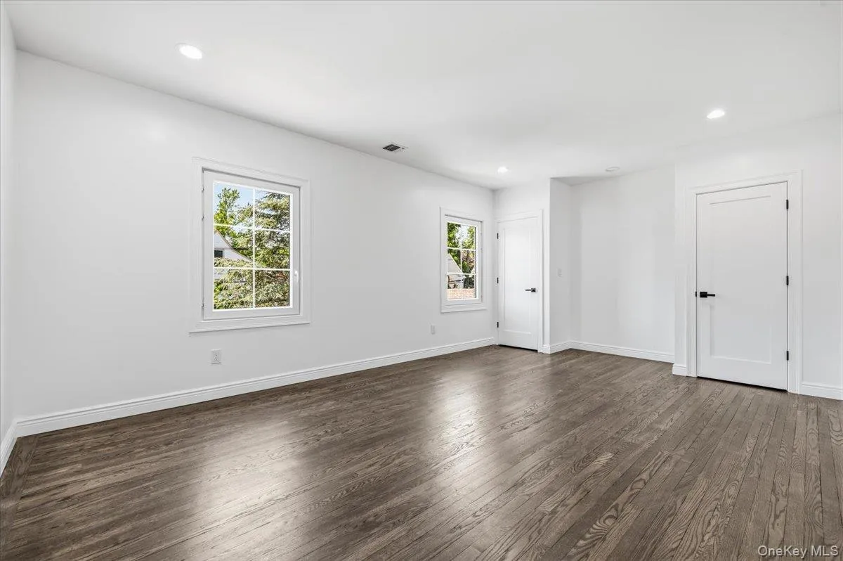300 Demott Avenue, Hempstead, NY, 5 Bedrooms Bedrooms, 13 Rooms Rooms,3 BathroomsBathrooms,Residential,For Rent,Demott,0,KEY1013456 300 Demott Avenue, Hempstead, NY, 5 Bedrooms Bedrooms, 13 Rooms Rooms,3 BathroomsBathrooms,Residential,For Rent,Demott,0,KEY1013456