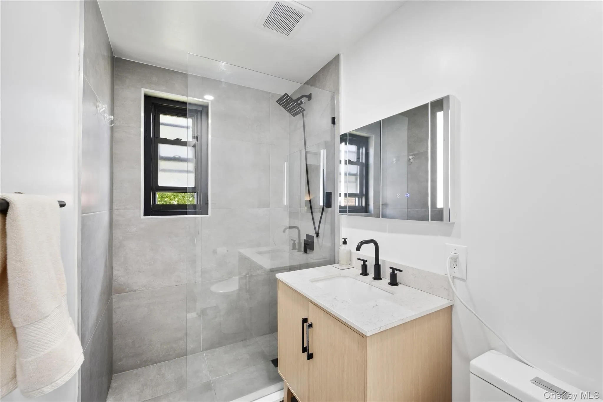 58-42 246th Crescent, New York, NY, 1 Bedroom Bedrooms, 3 Rooms Rooms,1 BathroomBathrooms,Residential,For Rent,246th Crescent,0,1013460 58-42 246th Crescent, New York, NY, 1 Bedroom Bedrooms, 3 Rooms Rooms,1 BathroomBathrooms,Residential,For Rent,246th Crescent,0,1013460