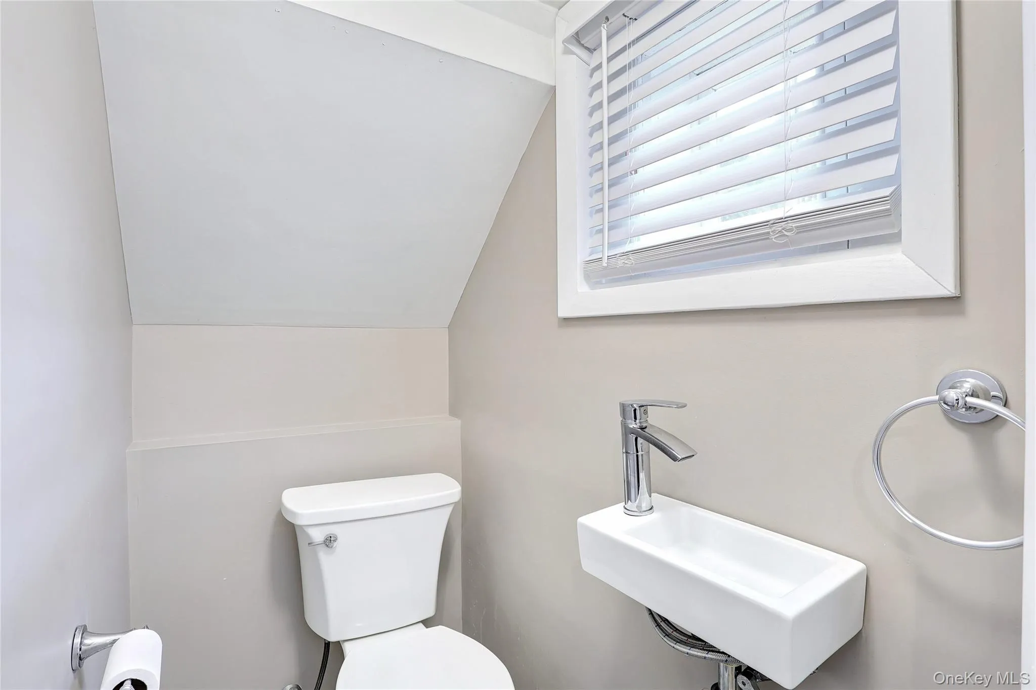 254 Main Street, Clarkstown, NY, 3 Bedrooms Bedrooms, 7 Rooms Rooms,3 BathroomsBathrooms,Residential,For Rent,Main,0,1013464 254 Main Street, Clarkstown, NY, 3 Bedrooms Bedrooms, 7 Rooms Rooms,3 BathroomsBathrooms,Residential,For Rent,Main,0,1013464