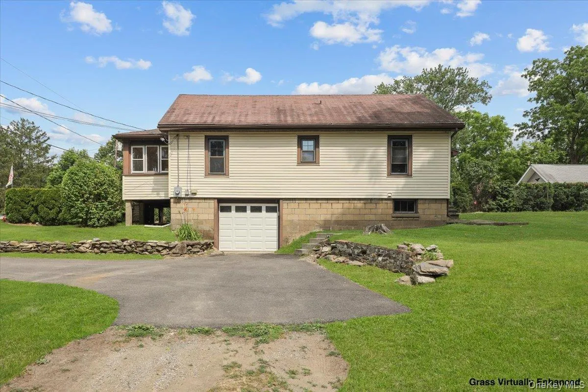 37 Yates Avenue, Poughkeepsie (town), NY, 2 Bedrooms Bedrooms, 5 Rooms Rooms,1 BathroomBathrooms,Residential,For Rent,Yates,0,1013465 37 Yates Avenue, Poughkeepsie (town), NY, 2 Bedrooms Bedrooms, 5 Rooms Rooms,1 BathroomBathrooms,Residential,For Rent,Yates,0,1013465