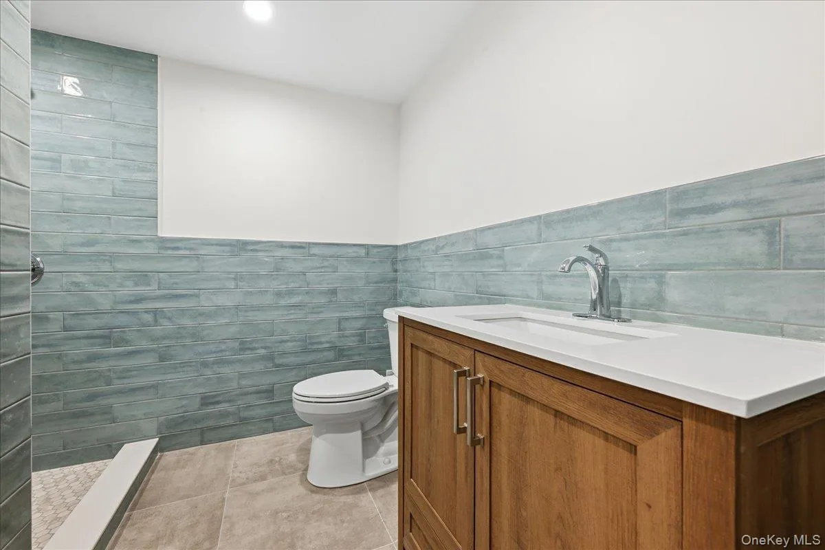 43 Highland Avenue, North Hempstead, NY, 4 Bedrooms Bedrooms, 9 Rooms Rooms,3 BathroomsBathrooms,Residential,For Rent,Highland,0,1013469 43 Highland Avenue, North Hempstead, NY, 4 Bedrooms Bedrooms, 9 Rooms Rooms,3 BathroomsBathrooms,Residential,For Rent,Highland,0,1013469