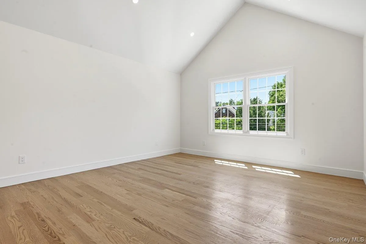 43 Highland Avenue, North Hempstead, NY, 4 Bedrooms Bedrooms, 9 Rooms Rooms,3 BathroomsBathrooms,Residential,For Rent,Highland,0,1013469 43 Highland Avenue, North Hempstead, NY, 4 Bedrooms Bedrooms, 9 Rooms Rooms,3 BathroomsBathrooms,Residential,For Rent,Highland,0,1013469