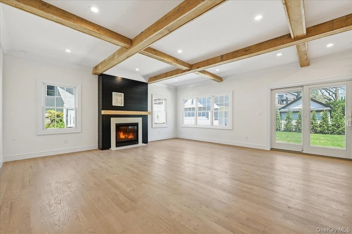 43 Highland Avenue, North Hempstead, NY, 4 Bedrooms Bedrooms, 9 Rooms Rooms,3 BathroomsBathrooms,Residential,For Rent,Highland,0,1013469 43 Highland Avenue, North Hempstead, NY, 4 Bedrooms Bedrooms, 9 Rooms Rooms,3 BathroomsBathrooms,Residential,For Rent,Highland,0,1013469
