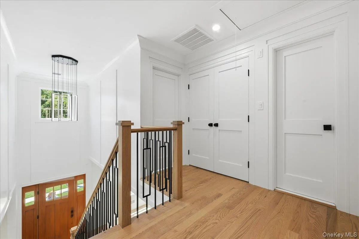 43 Highland Avenue, North Hempstead, NY, 4 Bedrooms Bedrooms, 9 Rooms Rooms,3 BathroomsBathrooms,Residential,For Rent,Highland,0,1013469 43 Highland Avenue, North Hempstead, NY, 4 Bedrooms Bedrooms, 9 Rooms Rooms,3 BathroomsBathrooms,Residential,For Rent,Highland,0,1013469