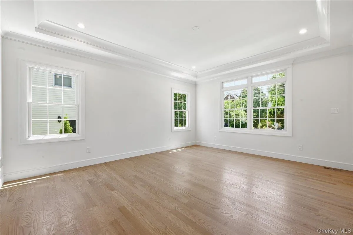 43 Highland Avenue, North Hempstead, NY, 4 Bedrooms Bedrooms, 9 Rooms Rooms,3 BathroomsBathrooms,Residential,For Rent,Highland,0,1013469 43 Highland Avenue, North Hempstead, NY, 4 Bedrooms Bedrooms, 9 Rooms Rooms,3 BathroomsBathrooms,Residential,For Rent,Highland,0,1013469