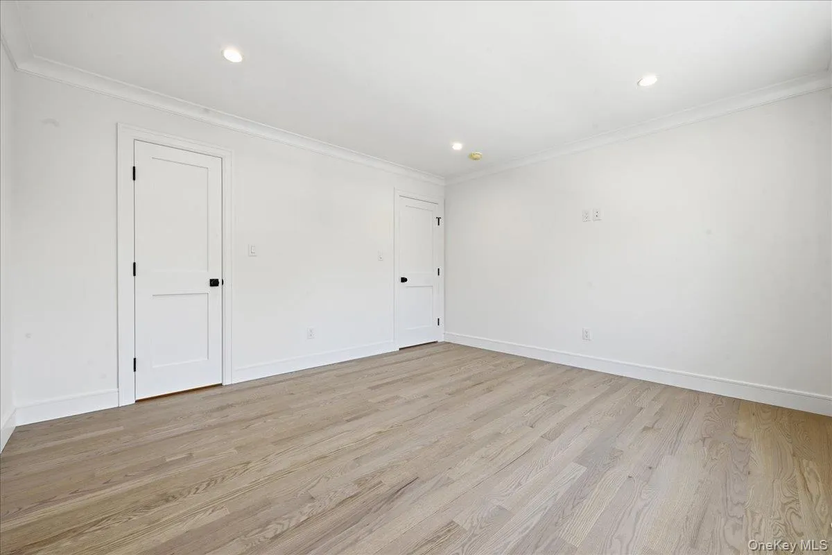 43 Highland Avenue, North Hempstead, NY, 4 Bedrooms Bedrooms, 9 Rooms Rooms,3 BathroomsBathrooms,Residential,For Rent,Highland,0,1013469 43 Highland Avenue, North Hempstead, NY, 4 Bedrooms Bedrooms, 9 Rooms Rooms,3 BathroomsBathrooms,Residential,For Rent,Highland,0,1013469