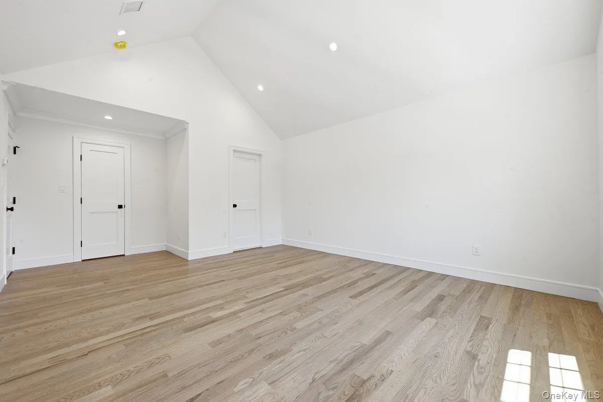 43 Highland Avenue, North Hempstead, NY, 4 Bedrooms Bedrooms, 9 Rooms Rooms,3 BathroomsBathrooms,Residential,For Rent,Highland,0,1013469 43 Highland Avenue, North Hempstead, NY, 4 Bedrooms Bedrooms, 9 Rooms Rooms,3 BathroomsBathrooms,Residential,For Rent,Highland,0,1013469