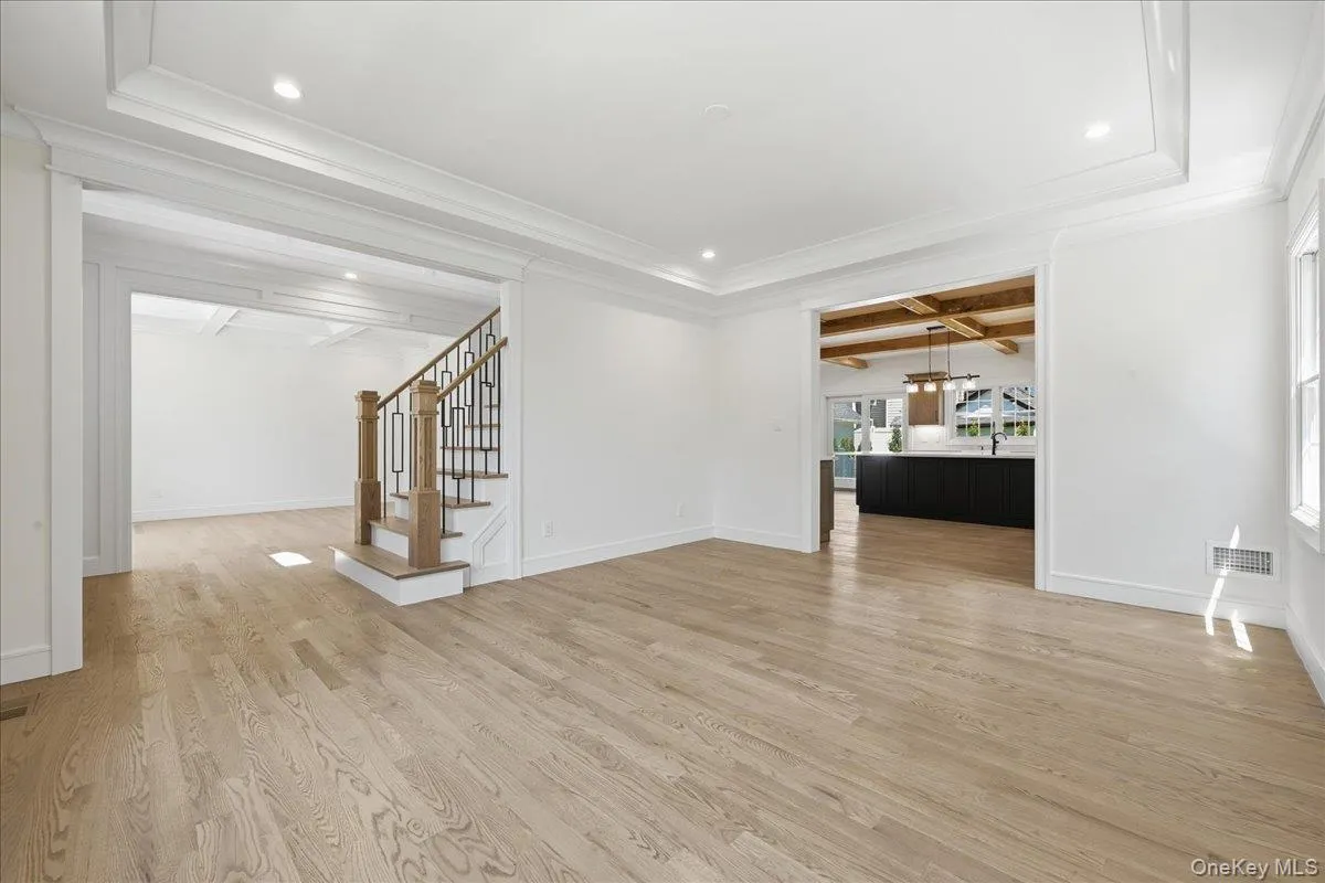 43 Highland Avenue, North Hempstead, NY, 4 Bedrooms Bedrooms, 9 Rooms Rooms,3 BathroomsBathrooms,Residential,For Rent,Highland,0,1013469 43 Highland Avenue, North Hempstead, NY, 4 Bedrooms Bedrooms, 9 Rooms Rooms,3 BathroomsBathrooms,Residential,For Rent,Highland,0,1013469