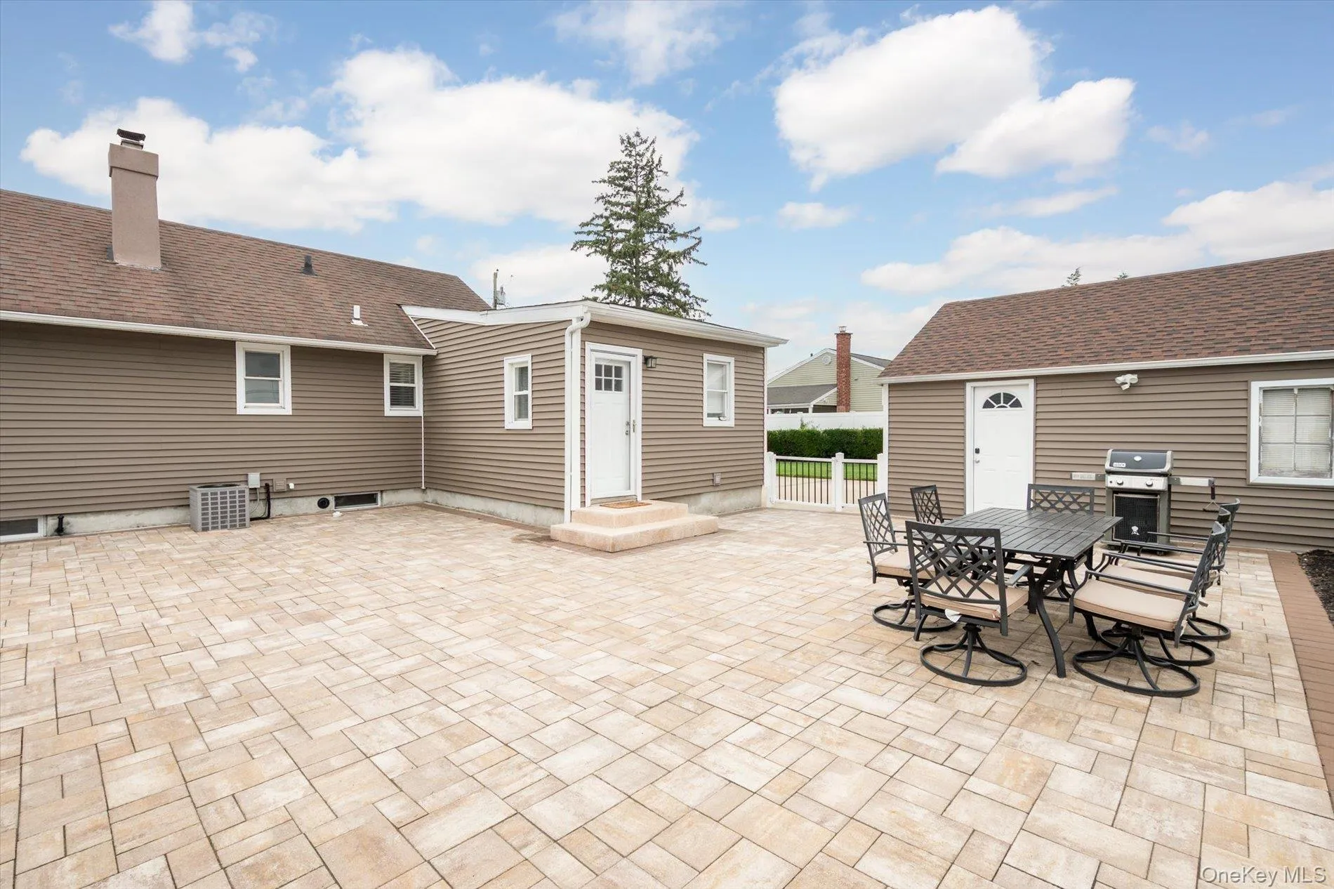 59 Lambert Avenue, Oyster Bay, NY, 3 Bedrooms Bedrooms, 7 Rooms Rooms,2 BathroomsBathrooms,Residential,For Rent,Lambert,0,KEY1013478 59 Lambert Avenue, Oyster Bay, NY, 3 Bedrooms Bedrooms, 7 Rooms Rooms,2 BathroomsBathrooms,Residential,For Rent,Lambert,0,KEY1013478