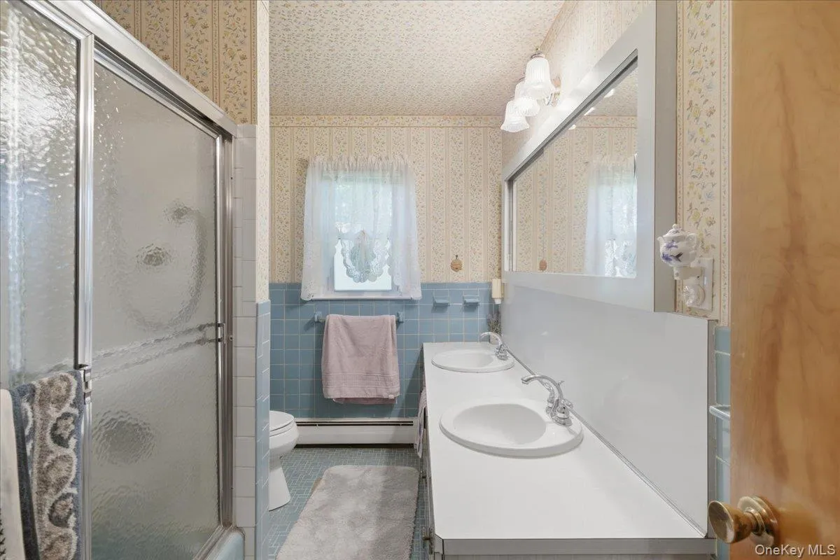 22 Stephens Court, Islip, NY, 3 Bedrooms Bedrooms, 7 Rooms Rooms,2 BathroomsBathrooms,Residential,For Rent,Stephens,0,KEY1013485 22 Stephens Court, Islip, NY, 3 Bedrooms Bedrooms, 7 Rooms Rooms,2 BathroomsBathrooms,Residential,For Rent,Stephens,0,KEY1013485