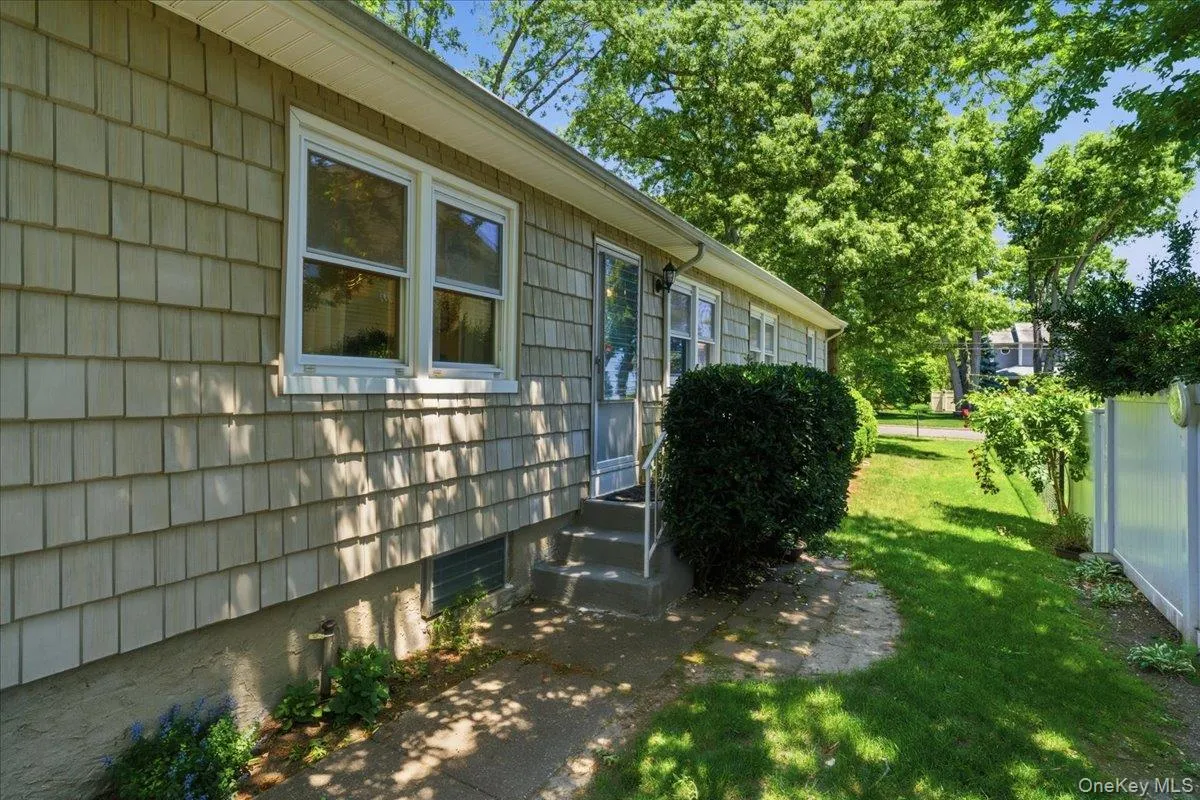 22 Stephens Court, Islip, NY, 3 Bedrooms Bedrooms, 7 Rooms Rooms,2 BathroomsBathrooms,Residential,For Rent,Stephens,0,KEY1013485 22 Stephens Court, Islip, NY, 3 Bedrooms Bedrooms, 7 Rooms Rooms,2 BathroomsBathrooms,Residential,For Rent,Stephens,0,KEY1013485