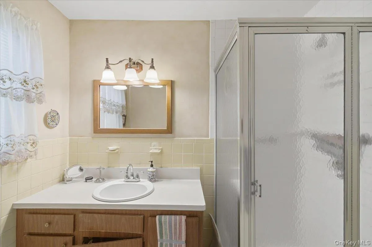 22 Stephens Court, Islip, NY, 3 Bedrooms Bedrooms, 7 Rooms Rooms,2 BathroomsBathrooms,Residential,For Rent,Stephens,0,KEY1013485 22 Stephens Court, Islip, NY, 3 Bedrooms Bedrooms, 7 Rooms Rooms,2 BathroomsBathrooms,Residential,For Rent,Stephens,0,KEY1013485